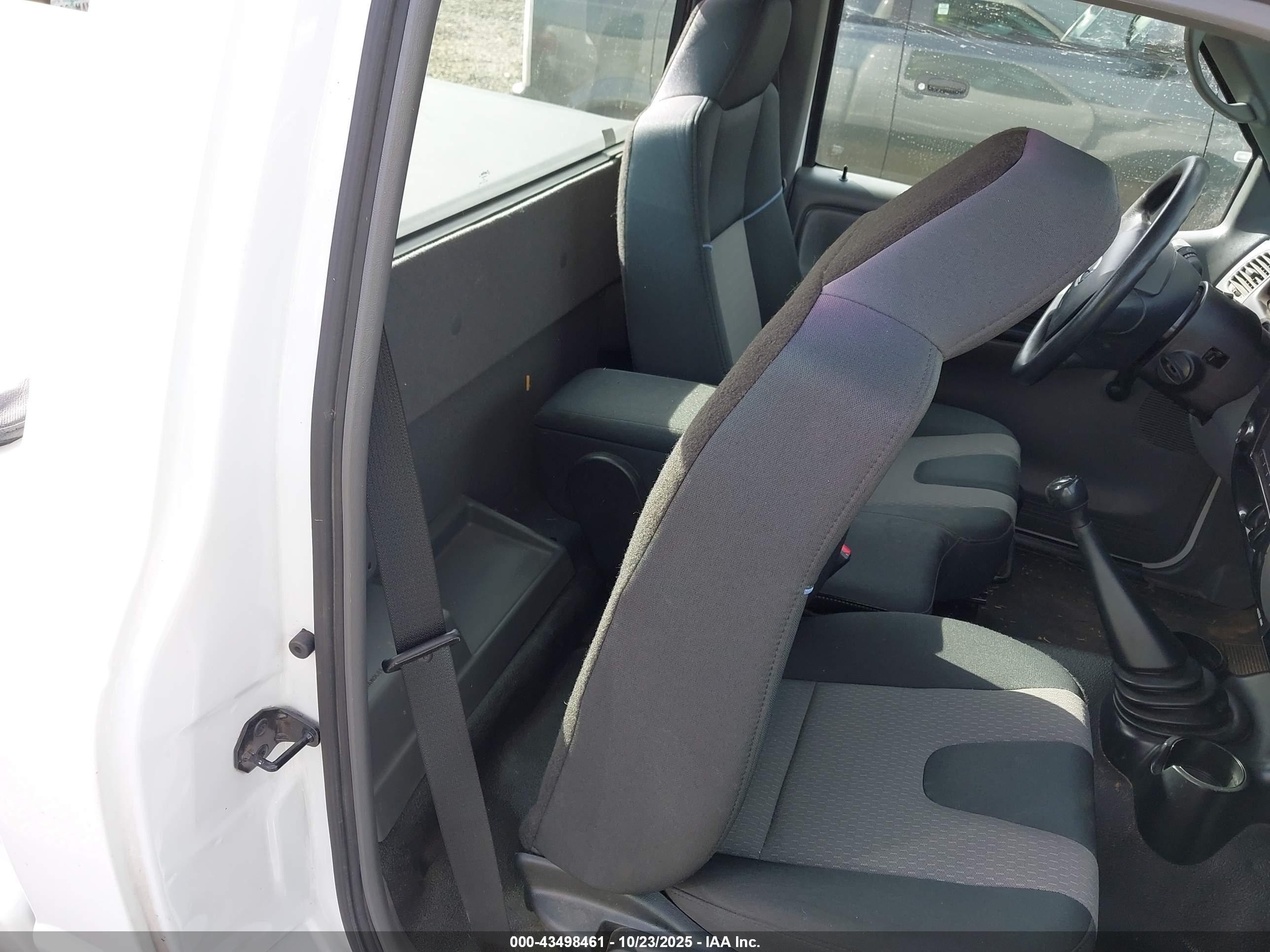 MAZDA B2300 image 8