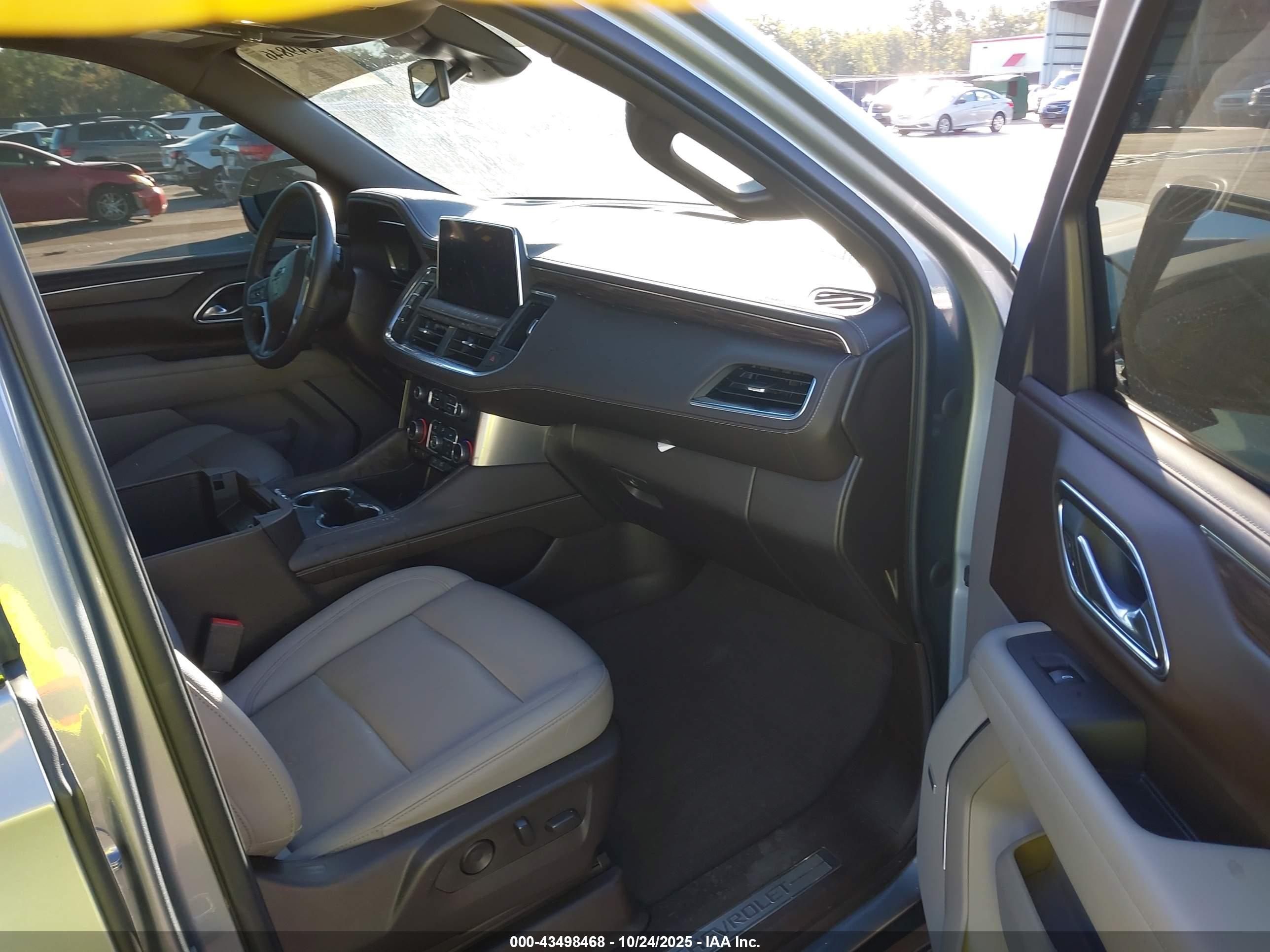 CHEVROLET TAHOE image 5