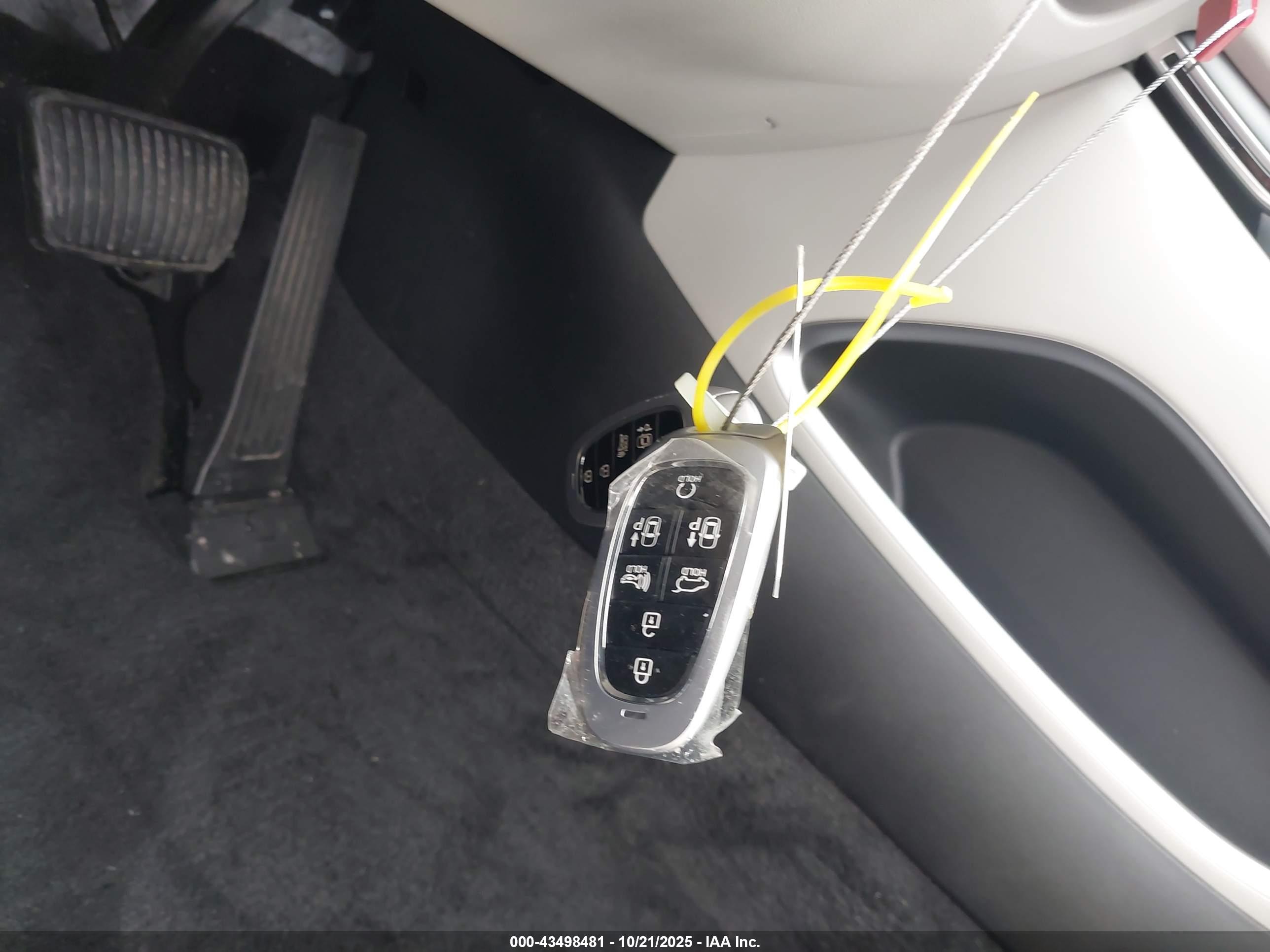 HYUNDAI TUCSON image 11