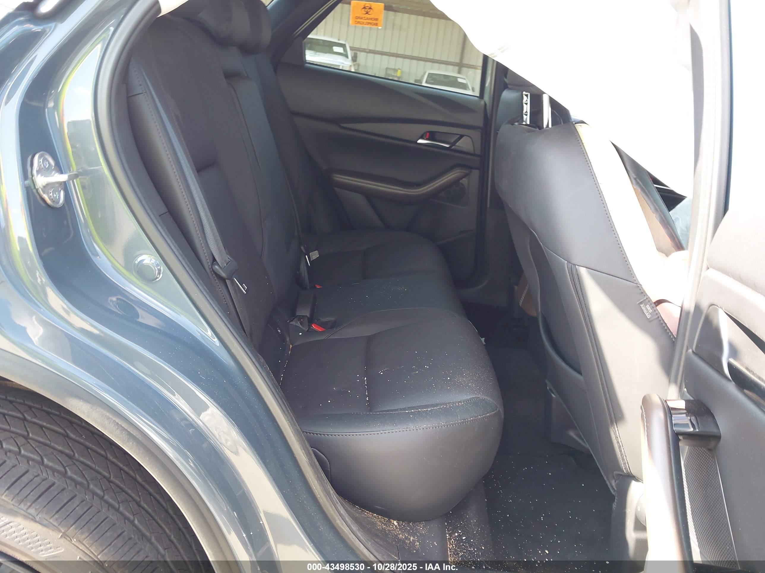 MAZDA CX-30 image 8