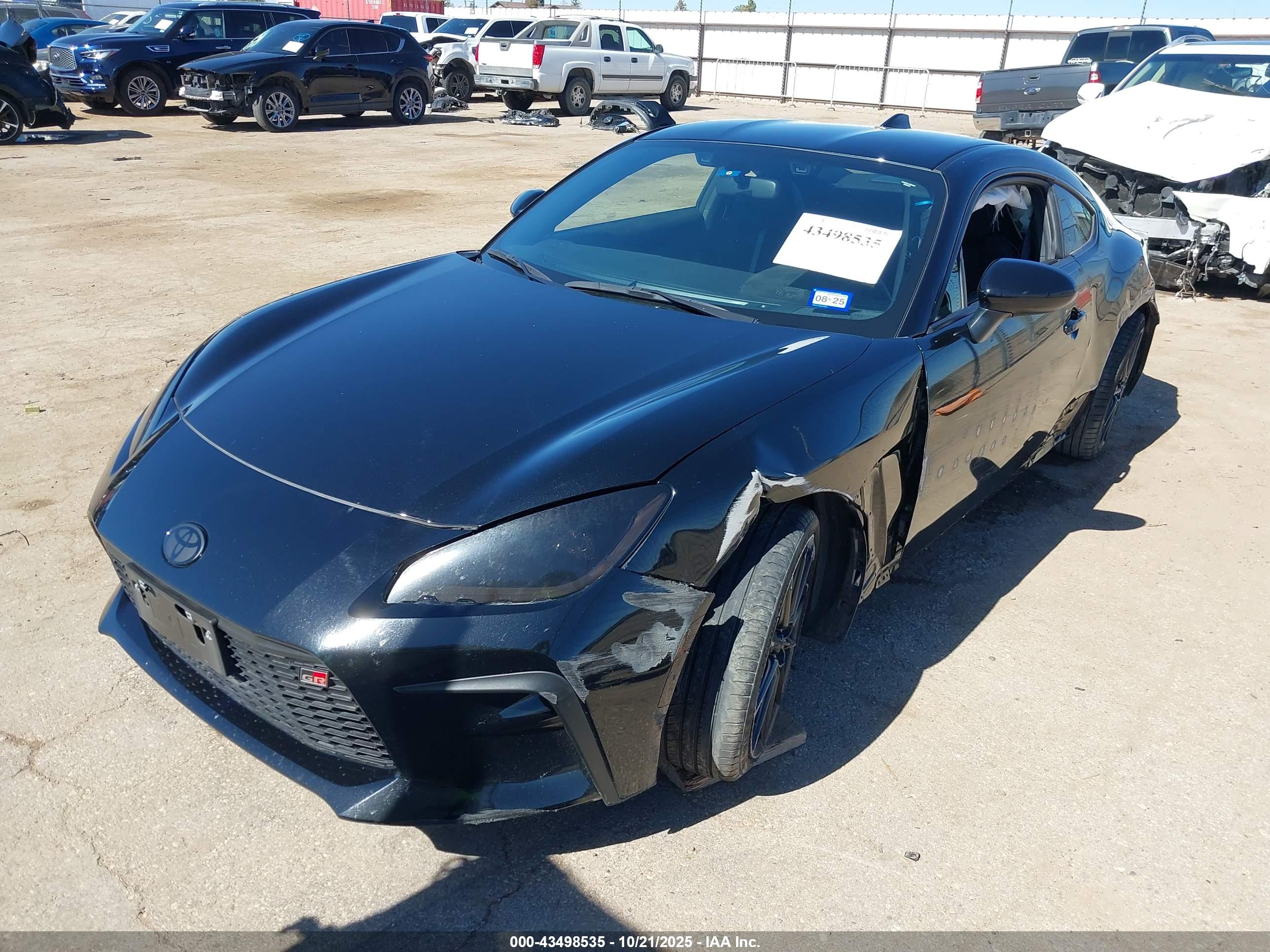 TOYOTA GR86 image 2