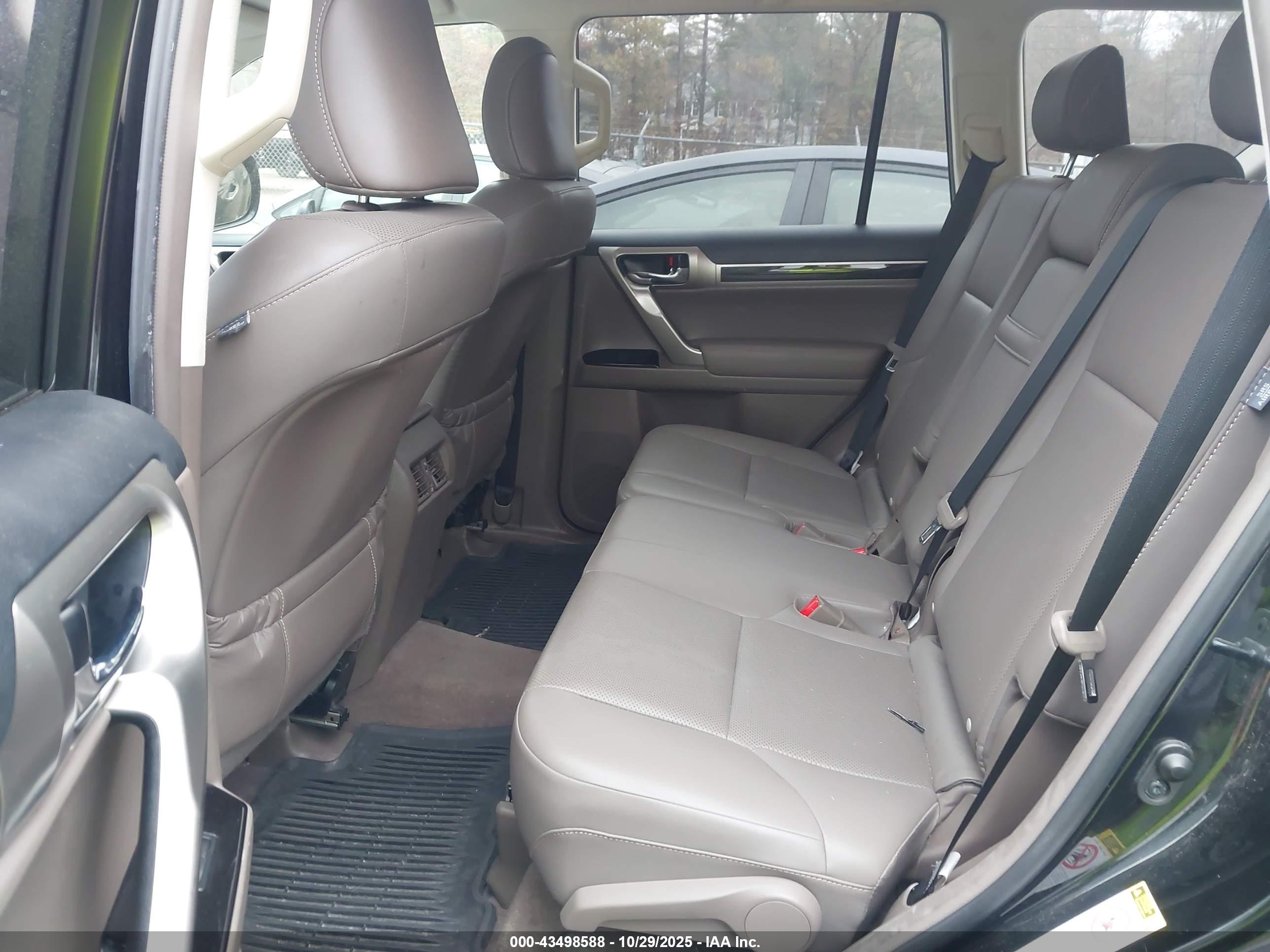 LEXUS GX image 8