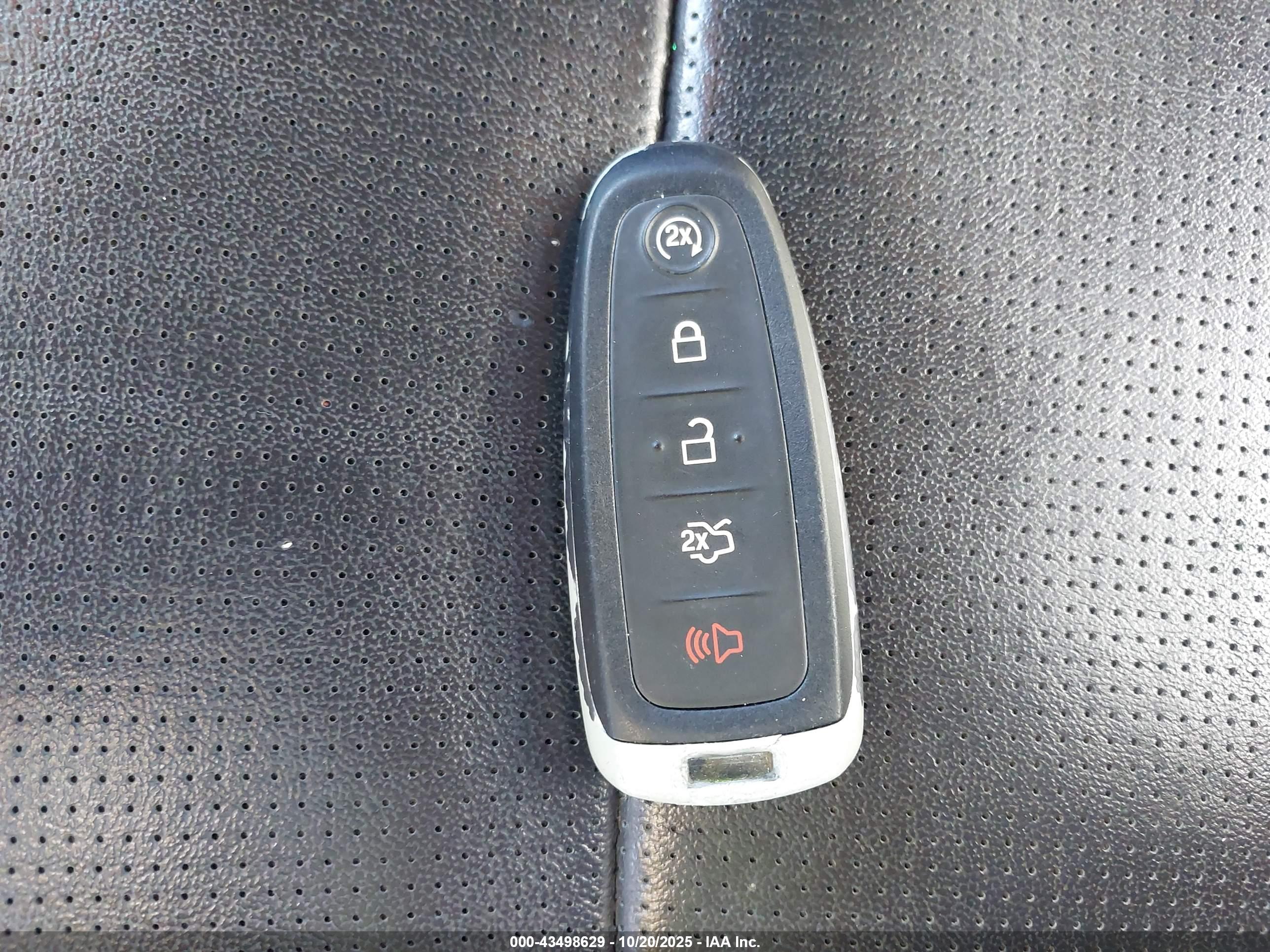 FORD TAURUS image 11