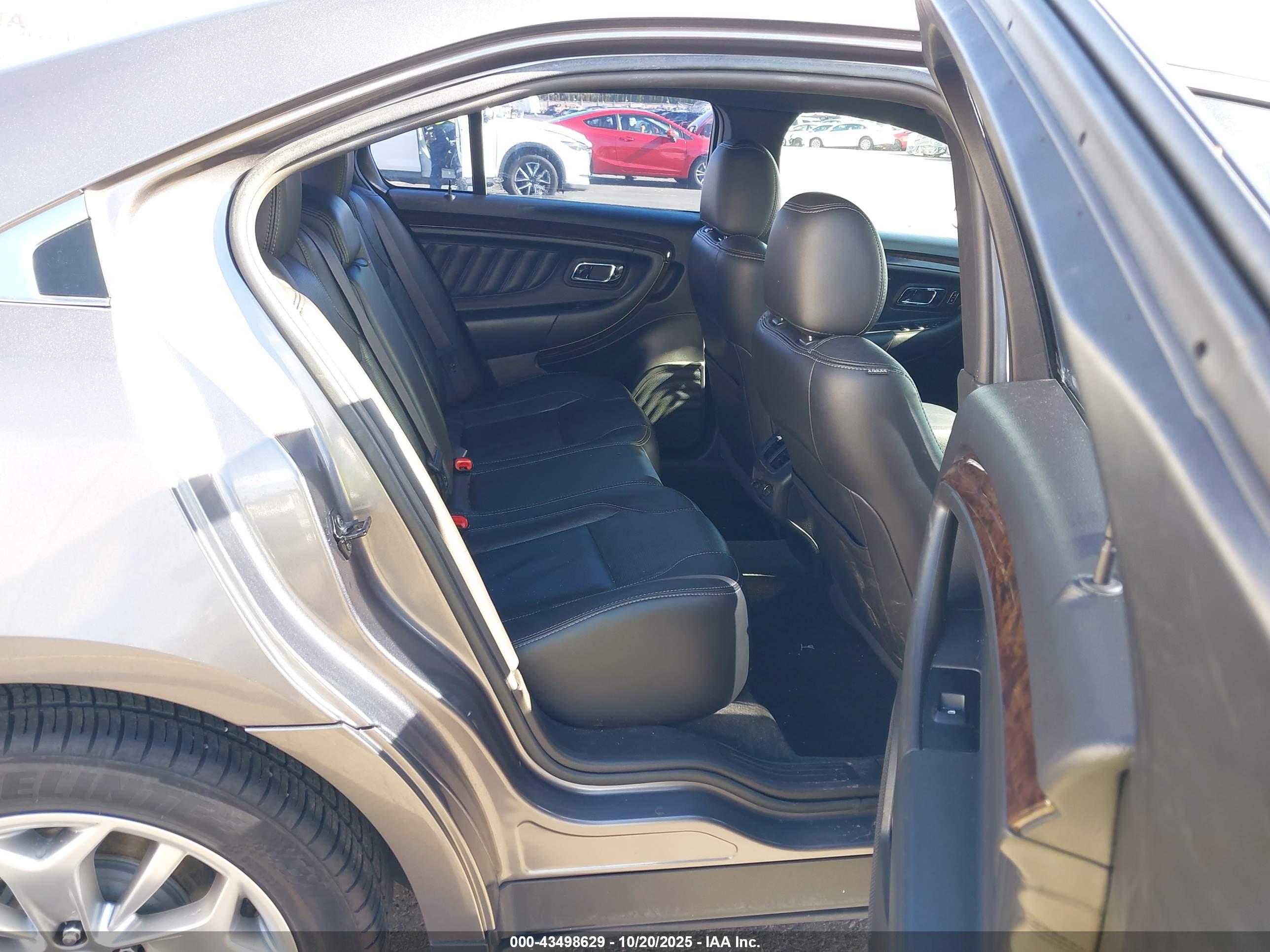 FORD TAURUS image 8