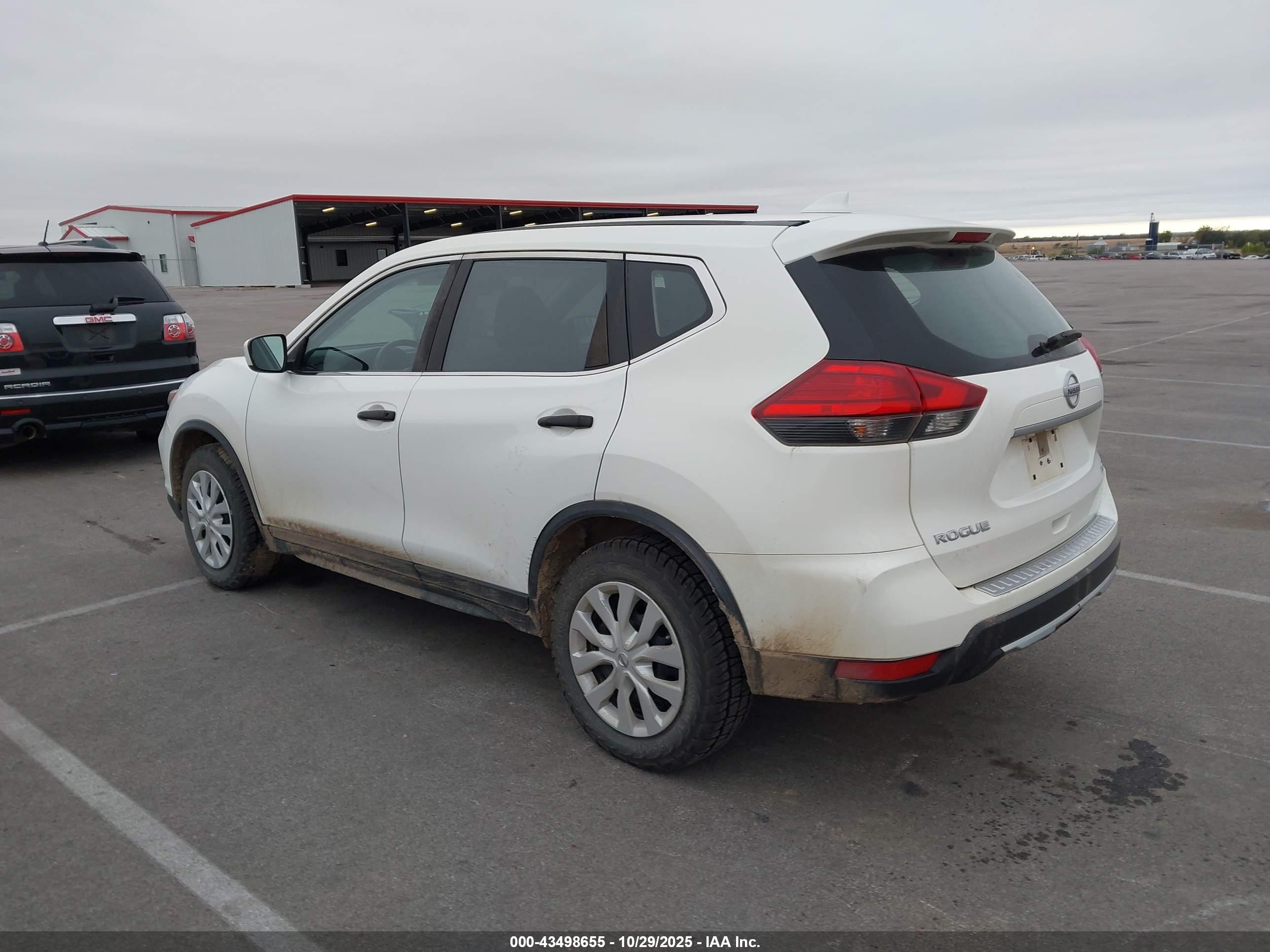 NISSAN ROGUE image 3