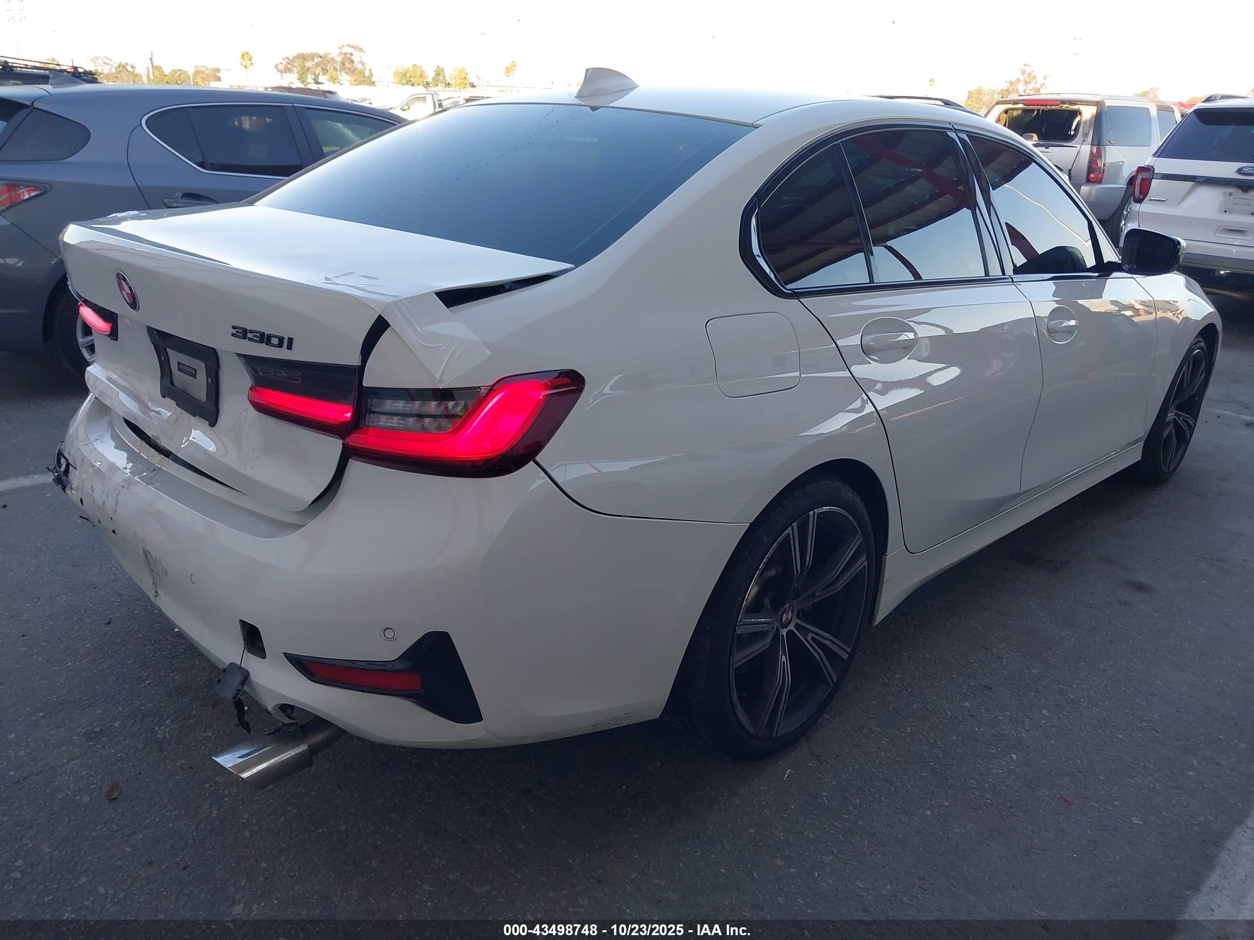 BMW 330I image 4