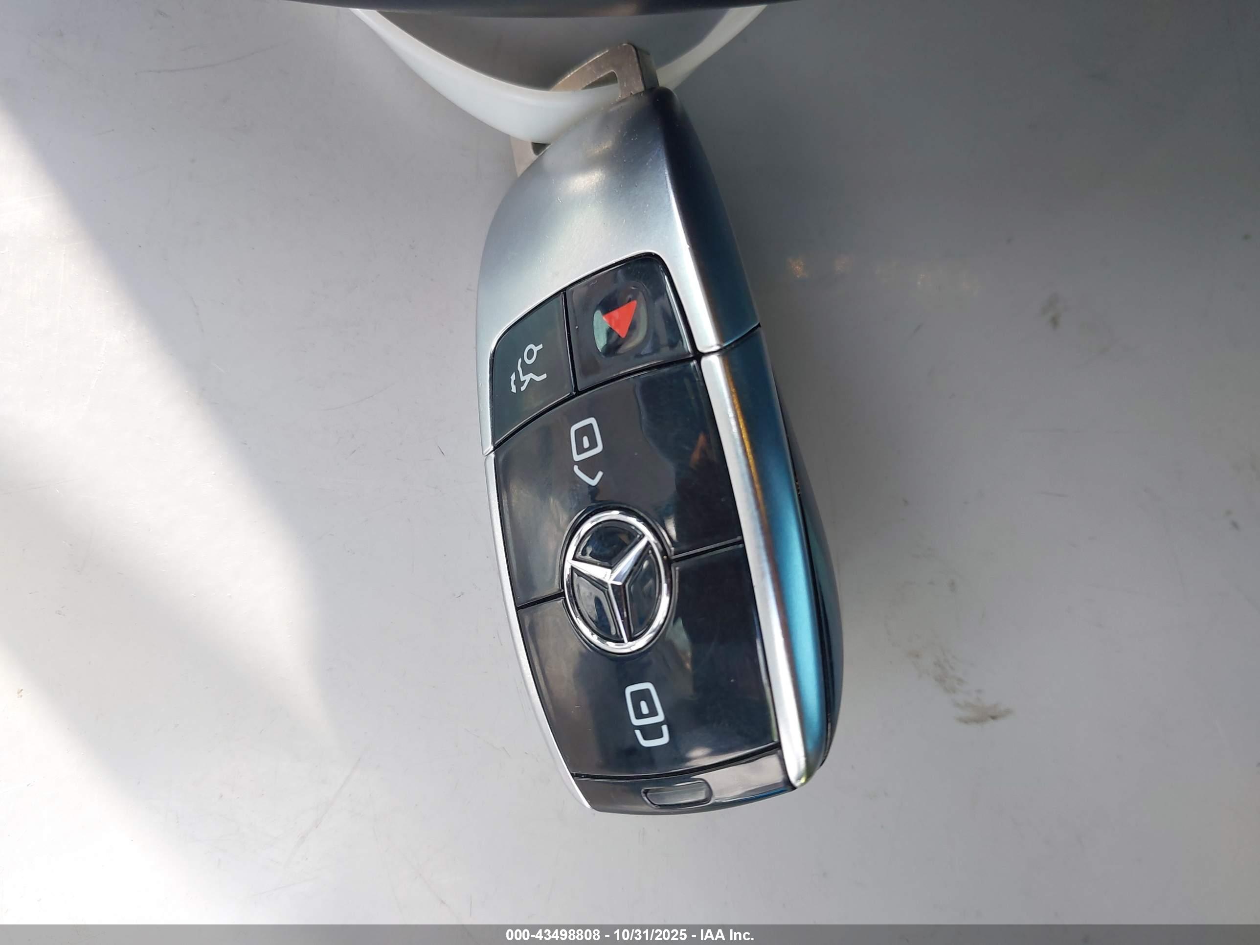 MERCEDES-BENZ E image 11