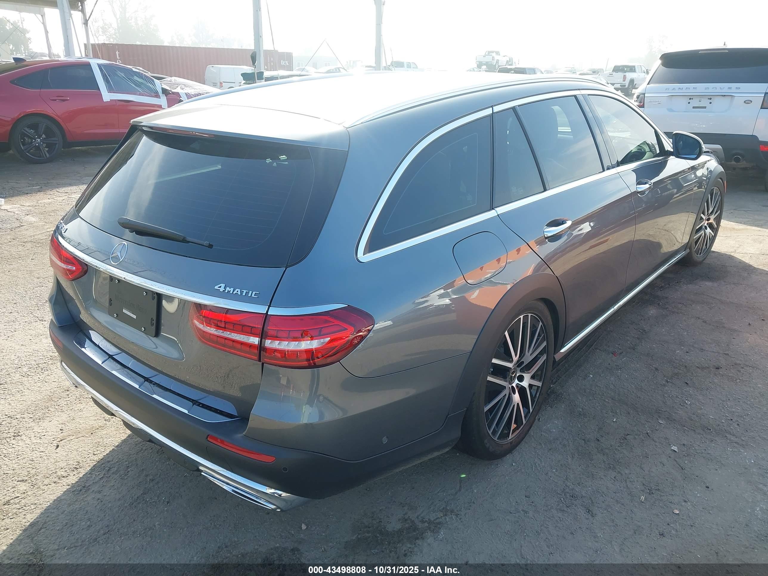 MERCEDES-BENZ E image 4