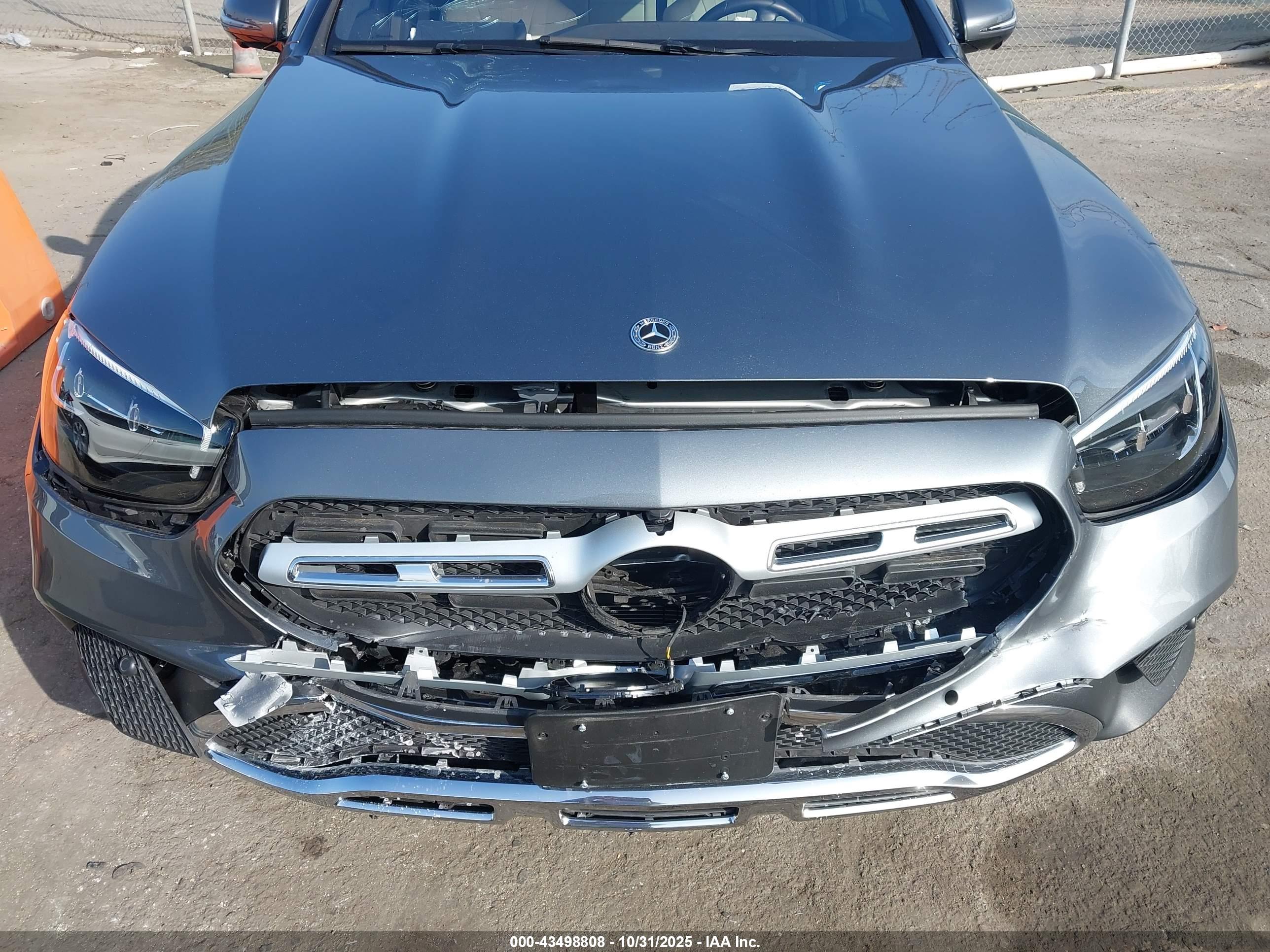 MERCEDES-BENZ E image 6