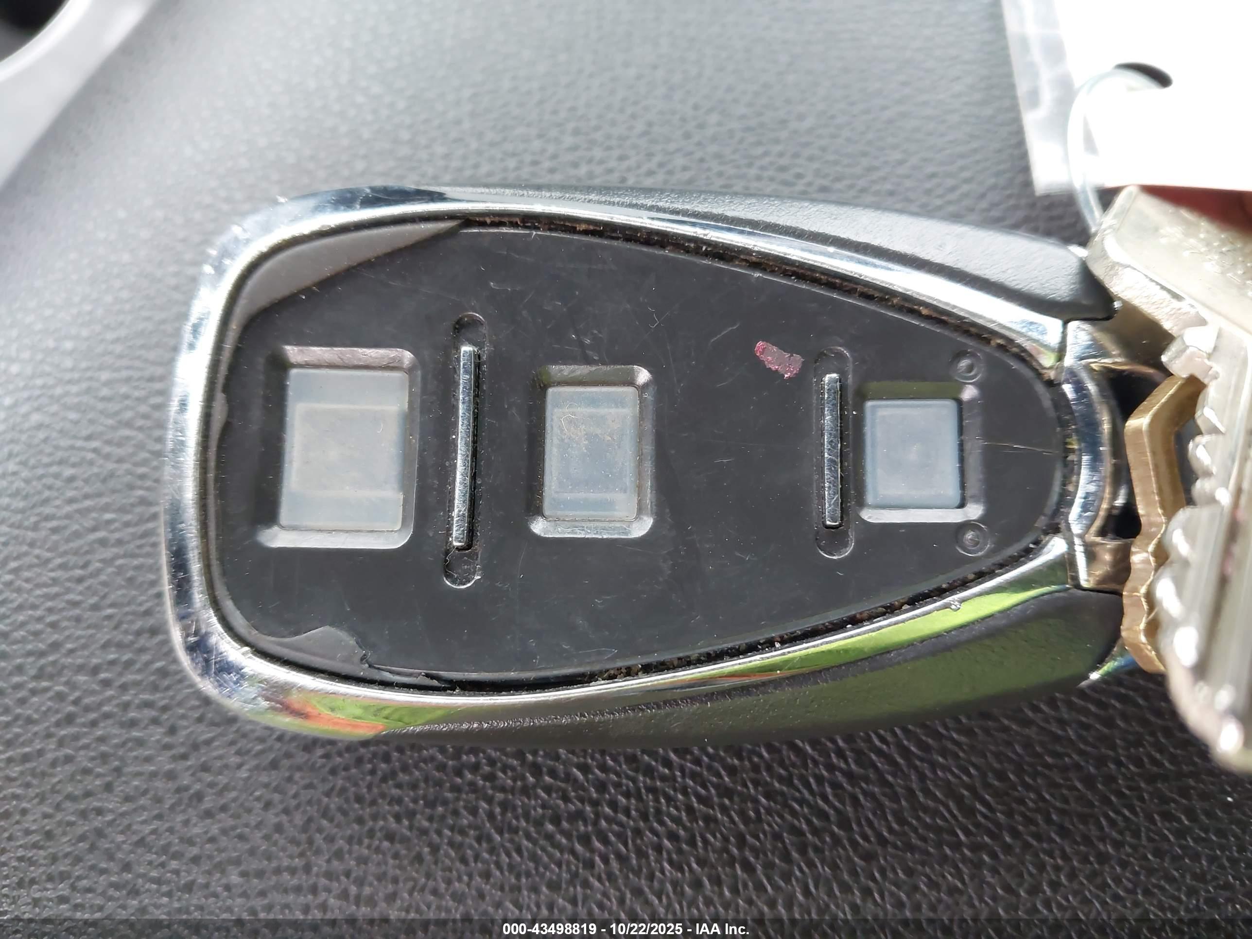CHEVROLET EQUINOX image 11