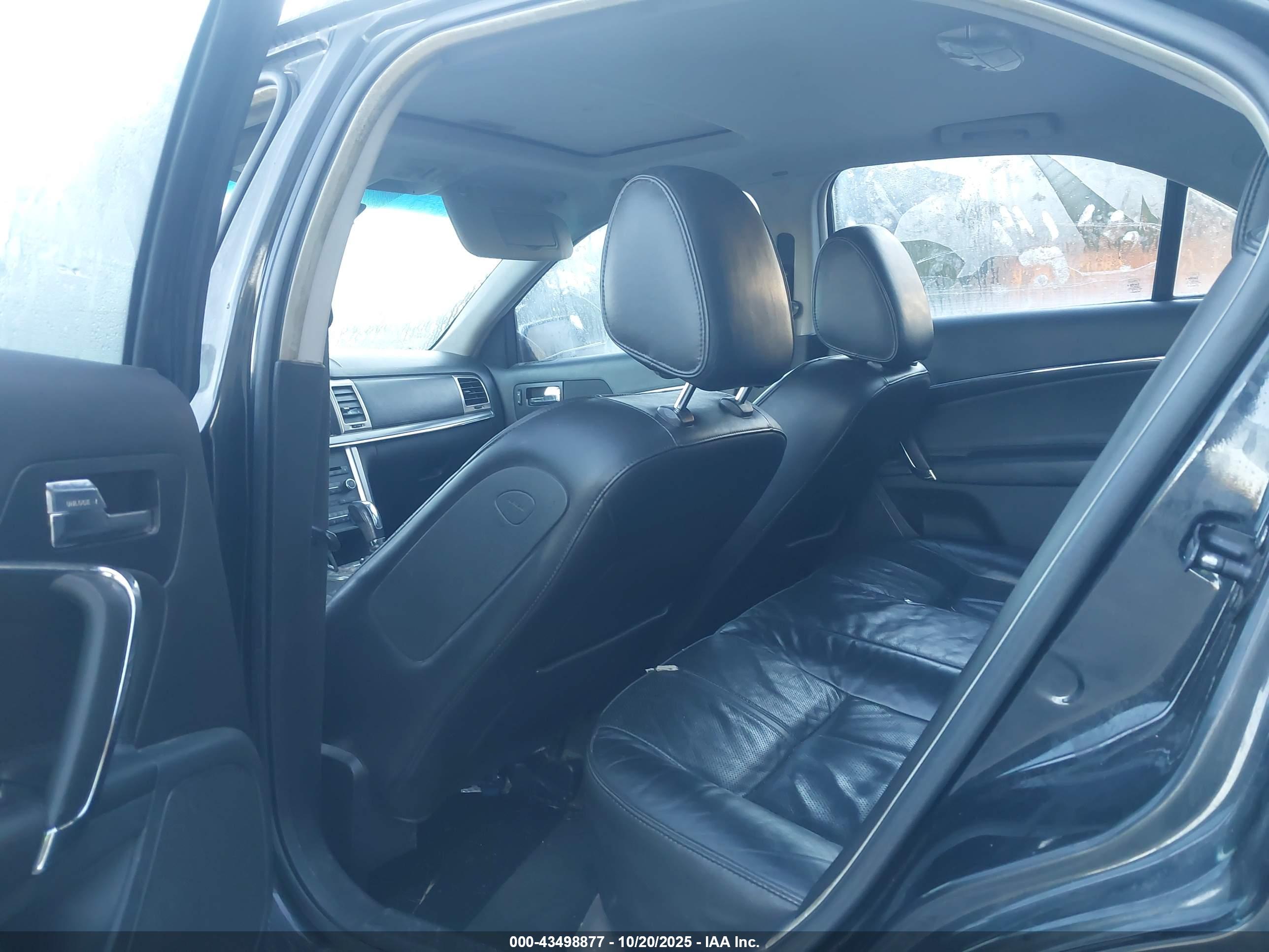 LINCOLN MKZ image 8