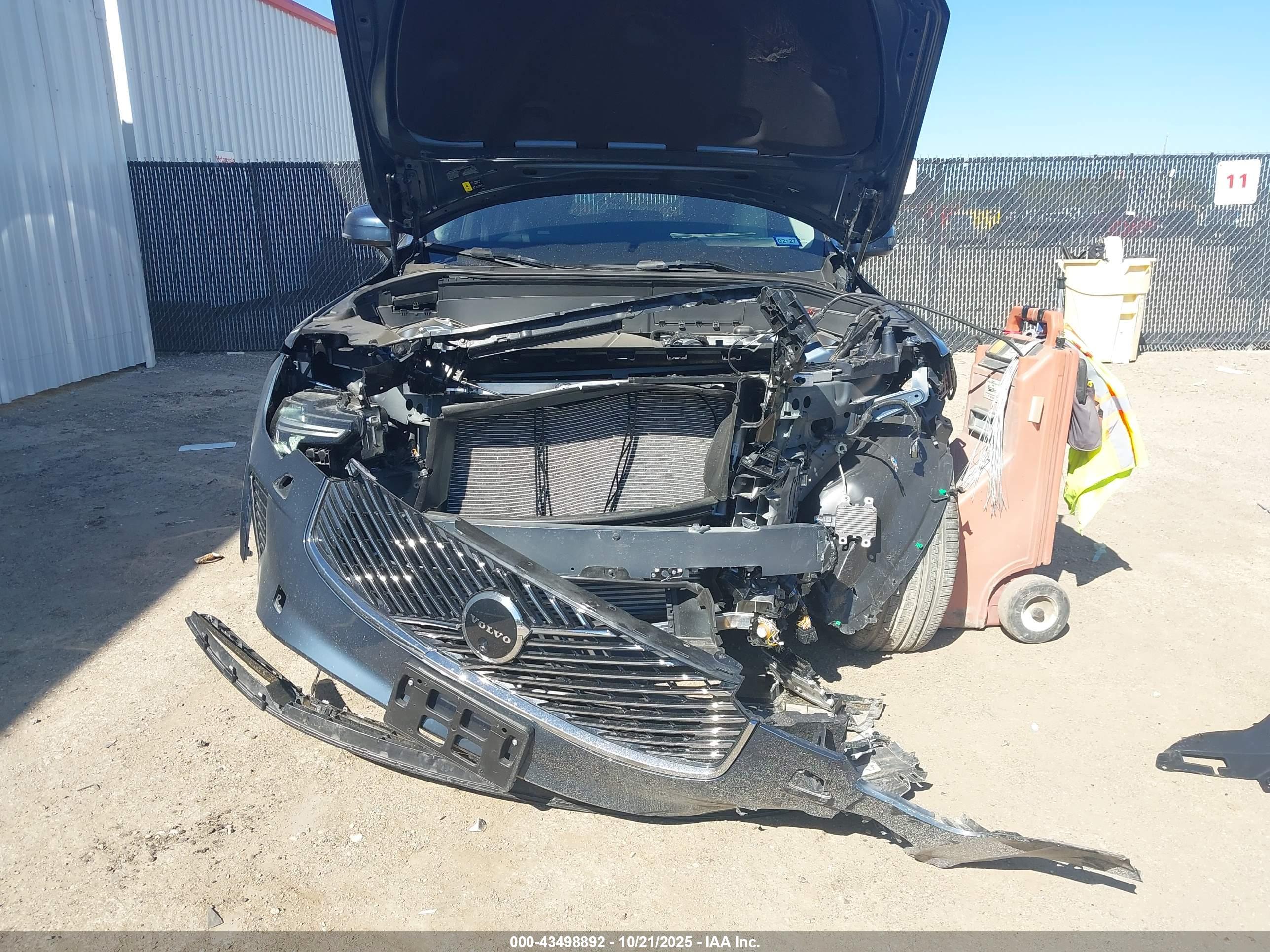 VOLVO XC90 image 6