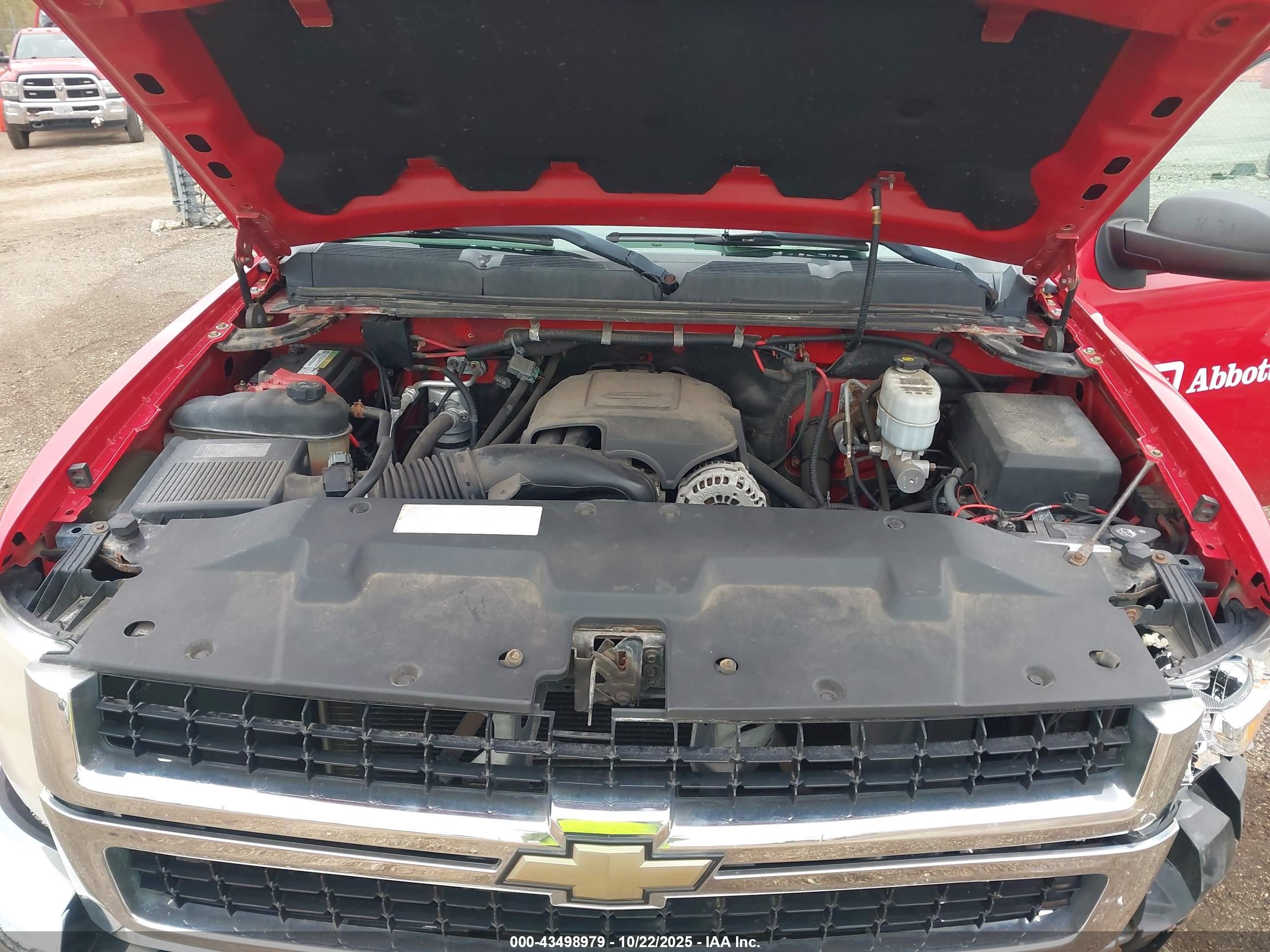 CHEVROLET SILVERADO image 10