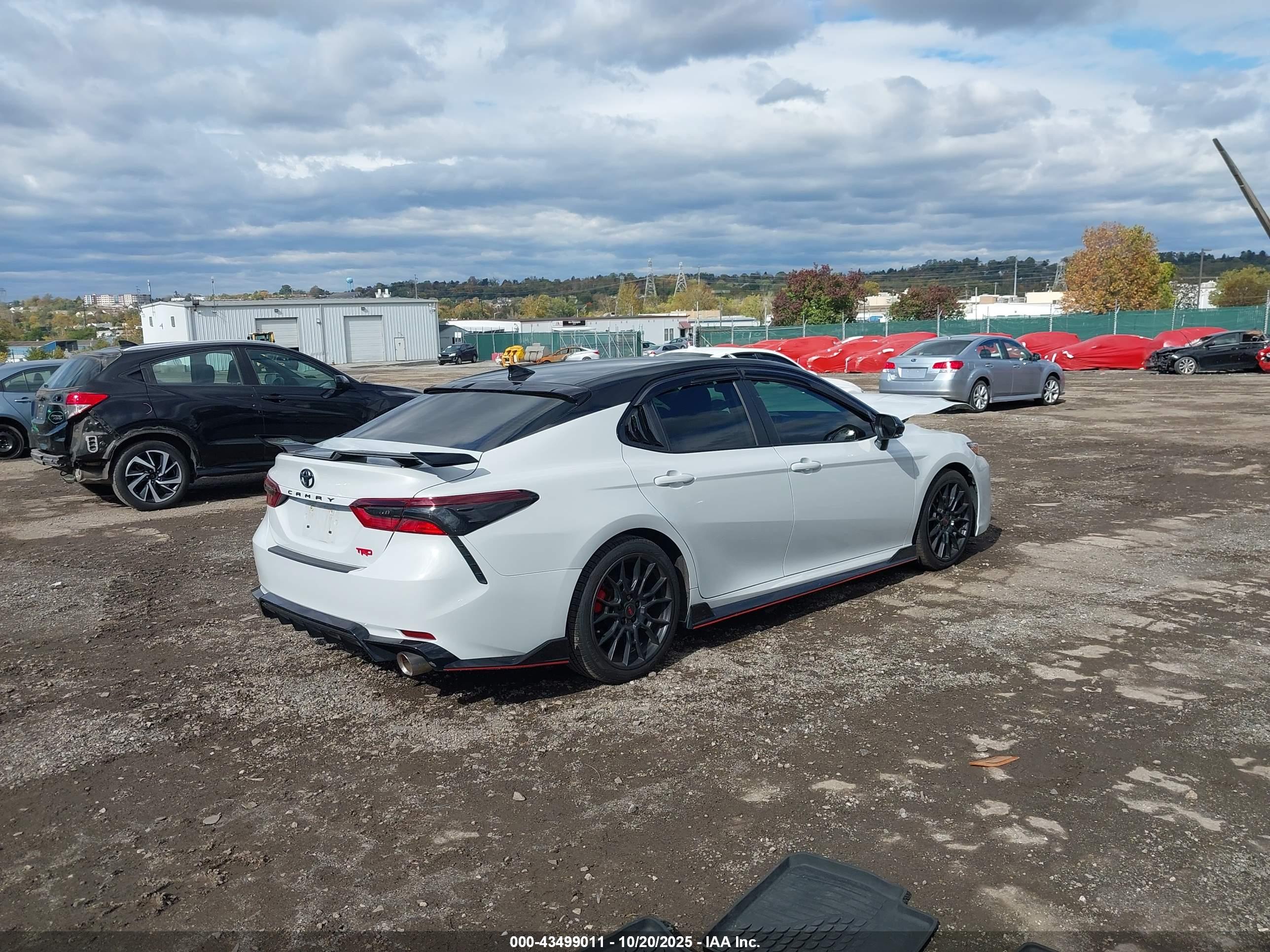 TOYOTA CAMRY image 4