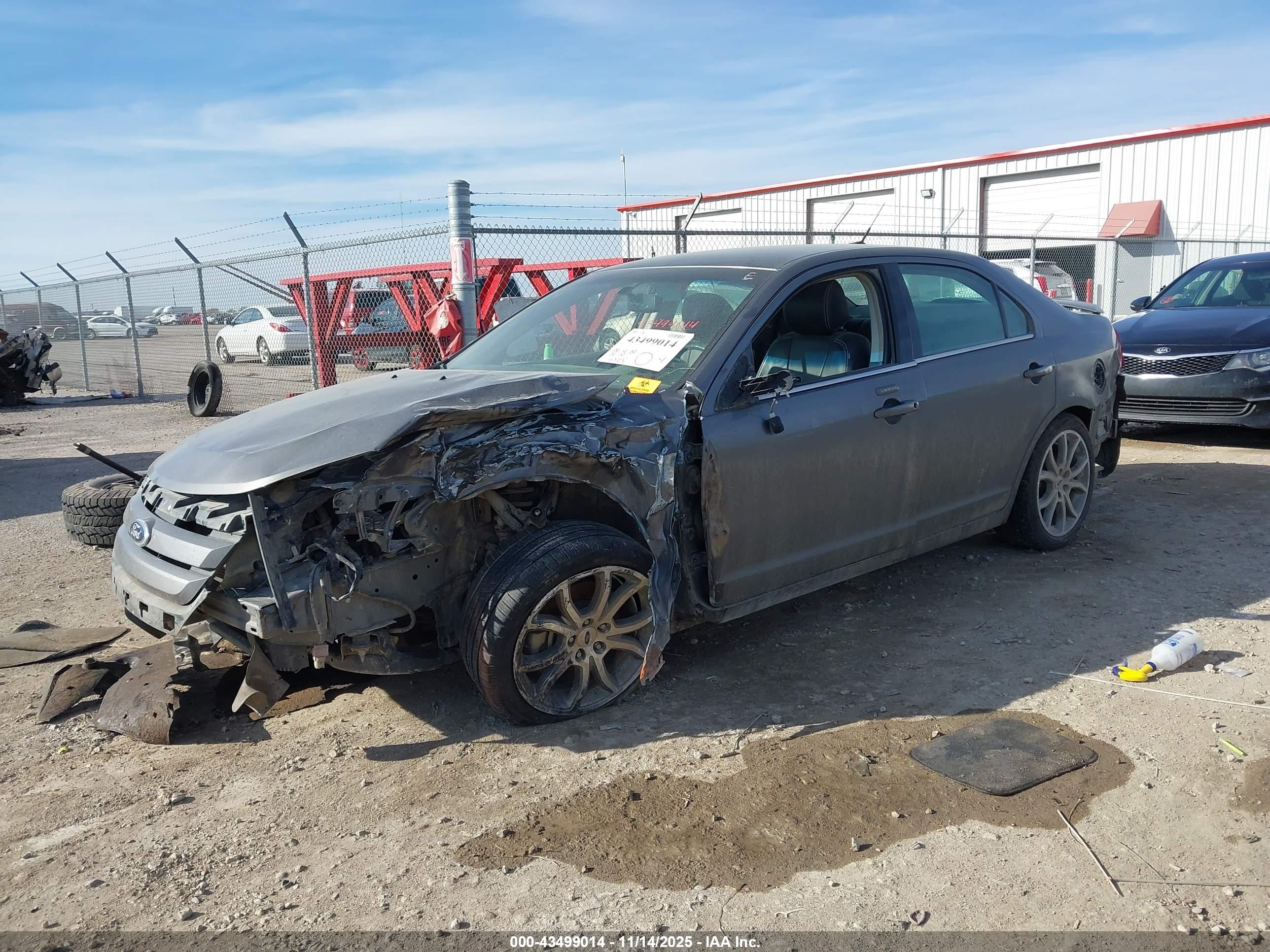 FORD FUSION image 2