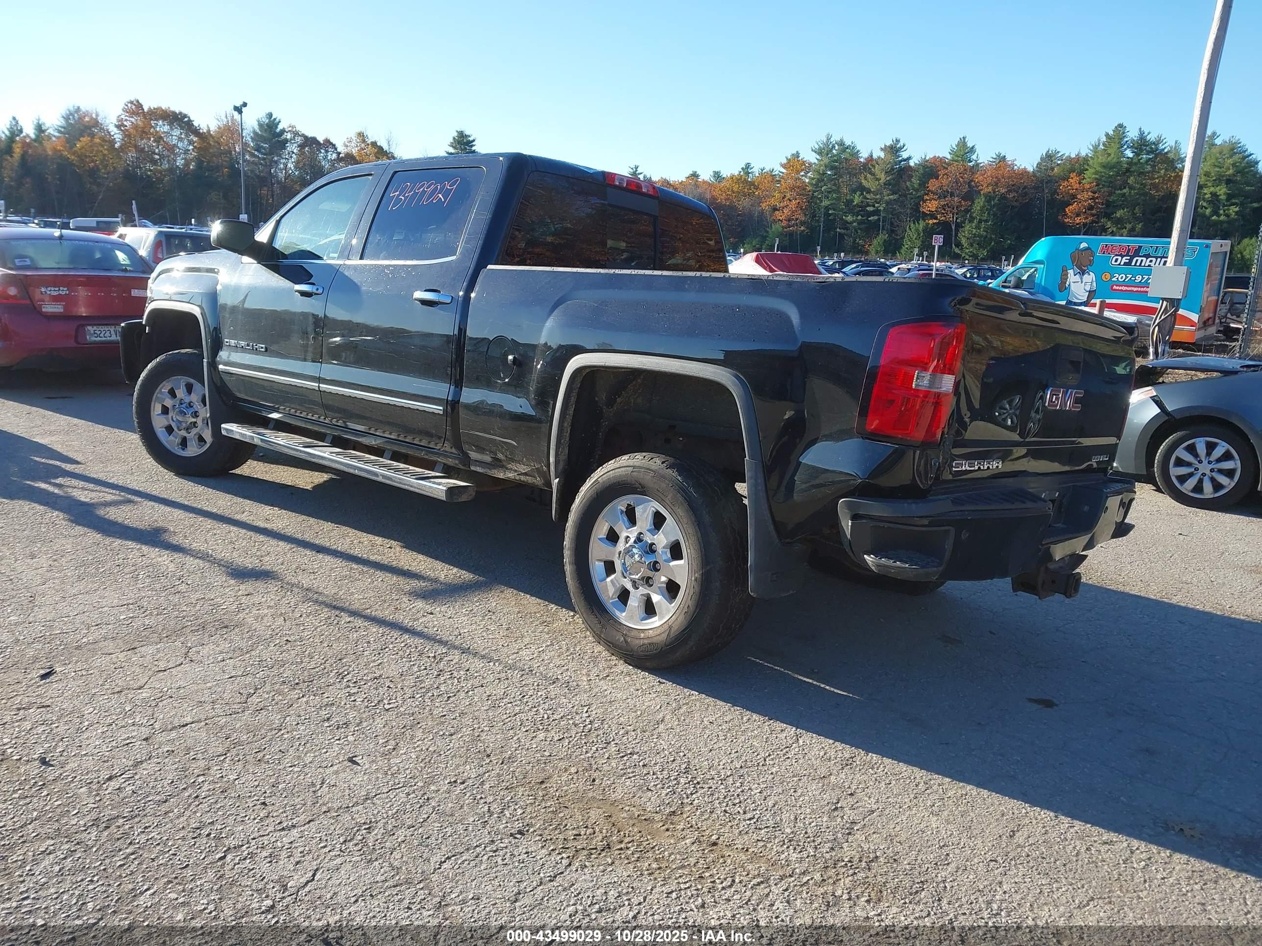 GMC SIERRA image 3