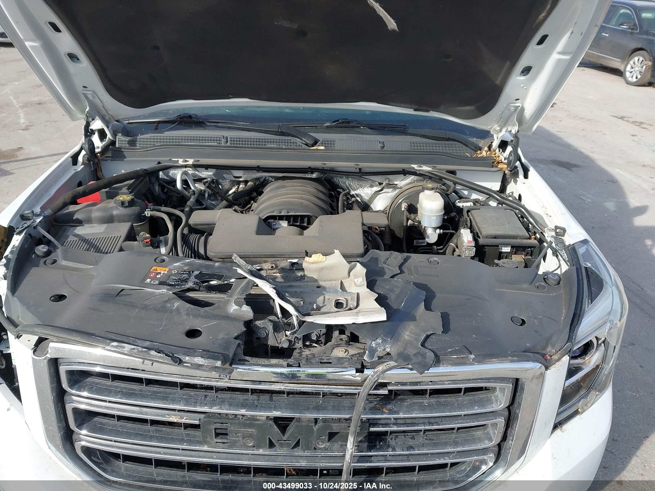GMC YUKON image 10