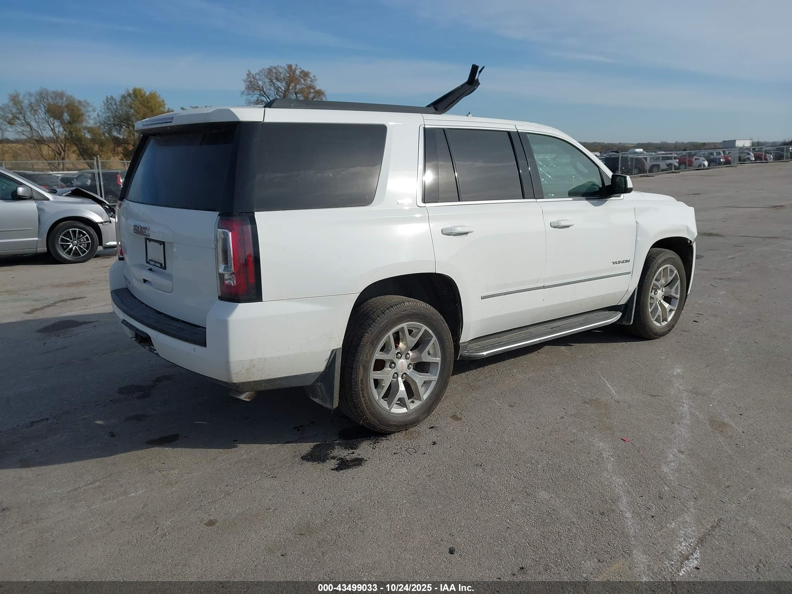 GMC YUKON image 4