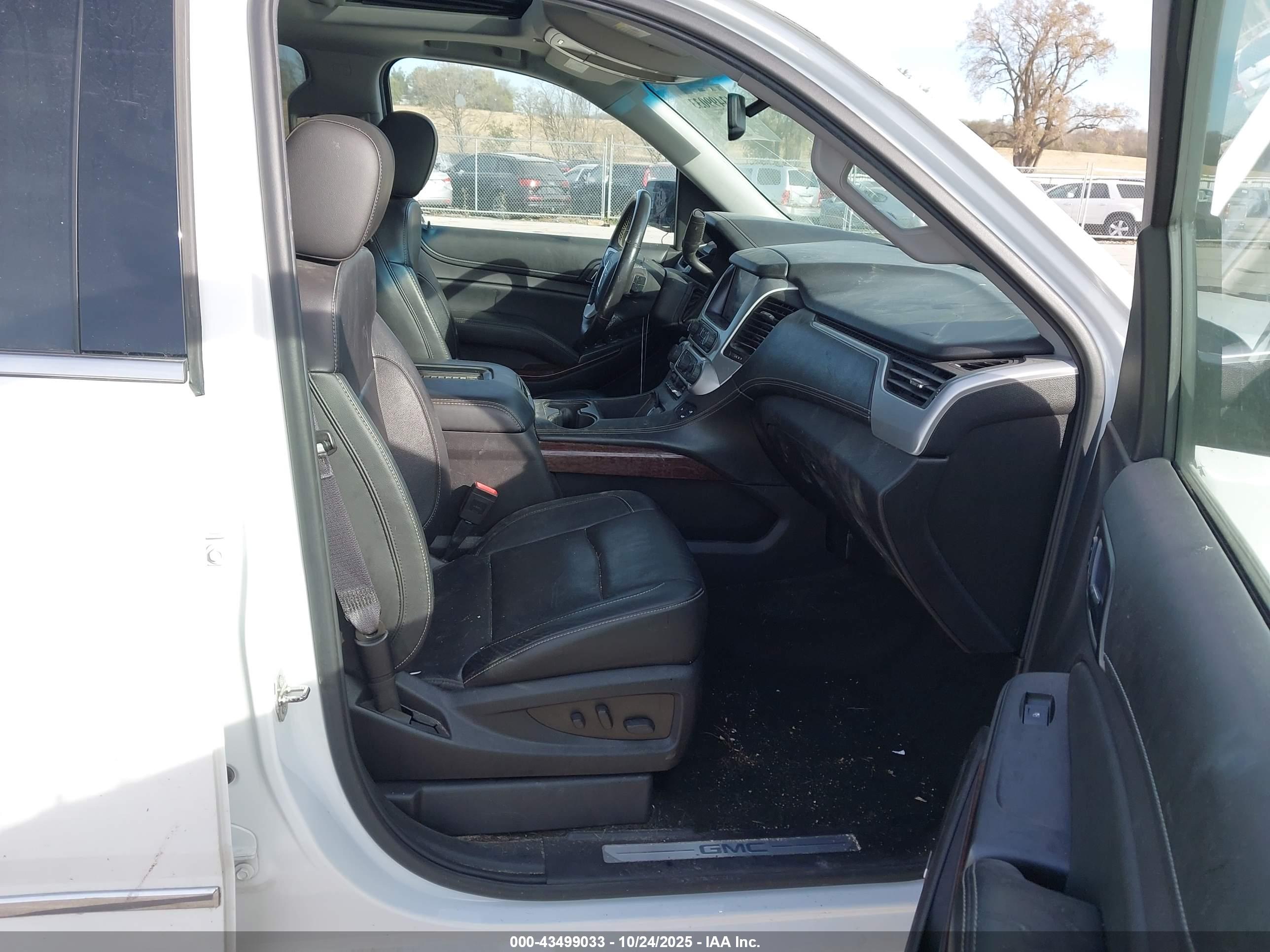 GMC YUKON image 5