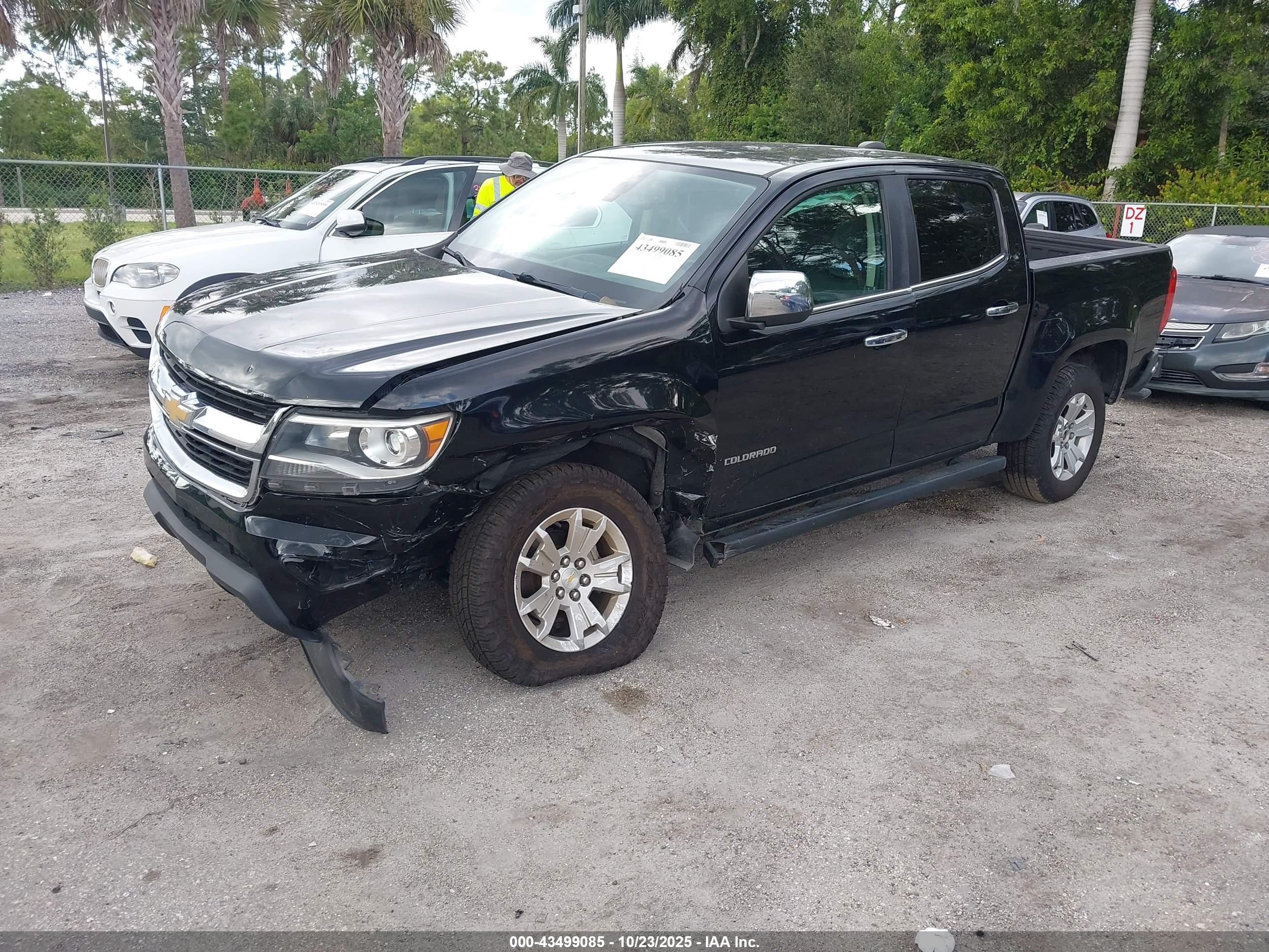 CHEVROLET COLORADO image 2