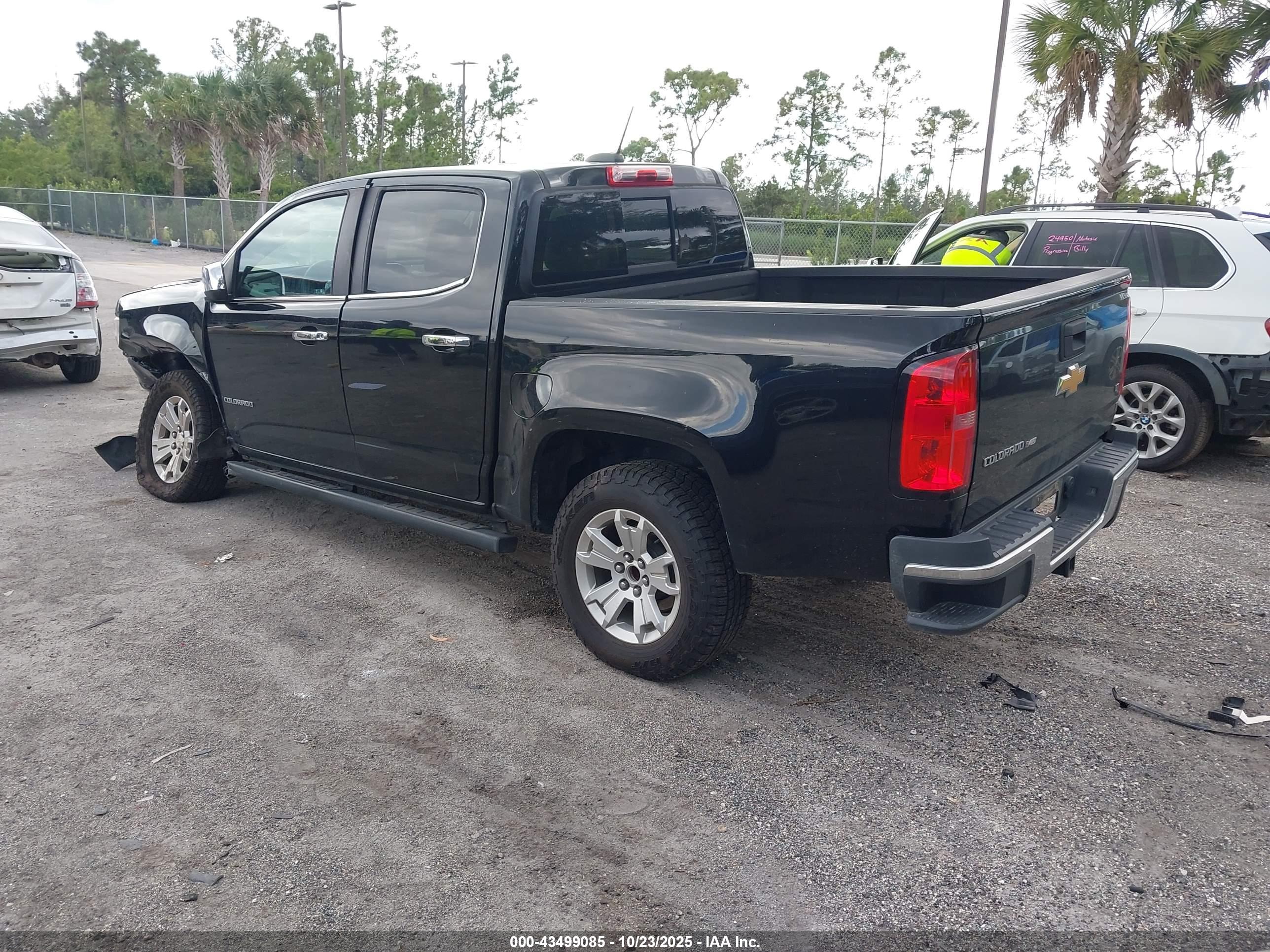 CHEVROLET COLORADO image 3