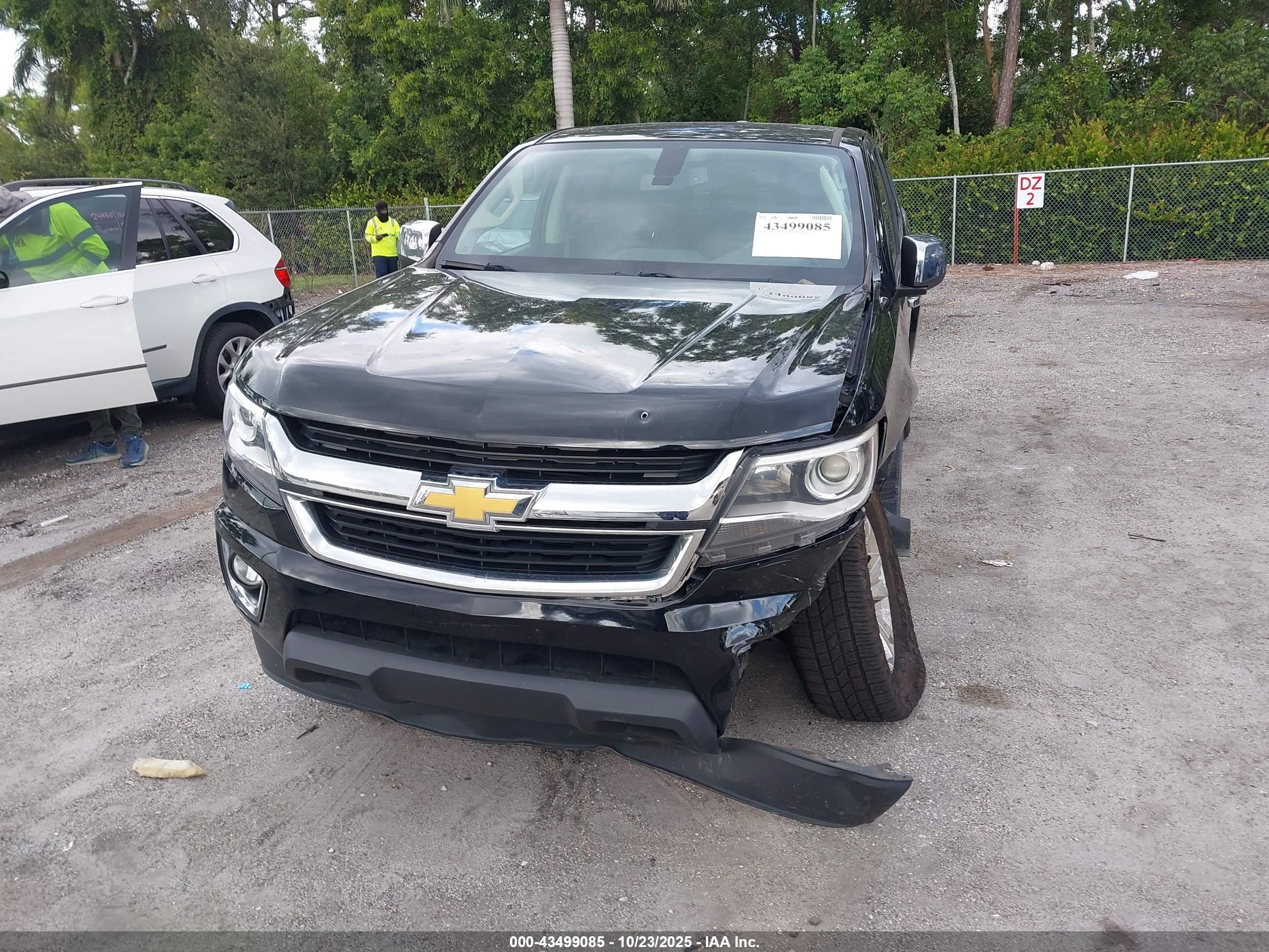 CHEVROLET COLORADO image 6