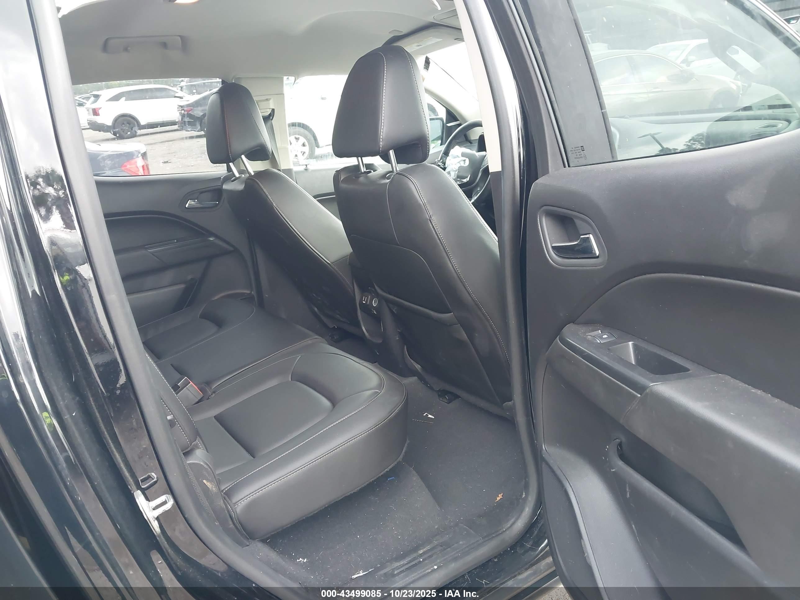CHEVROLET COLORADO image 8