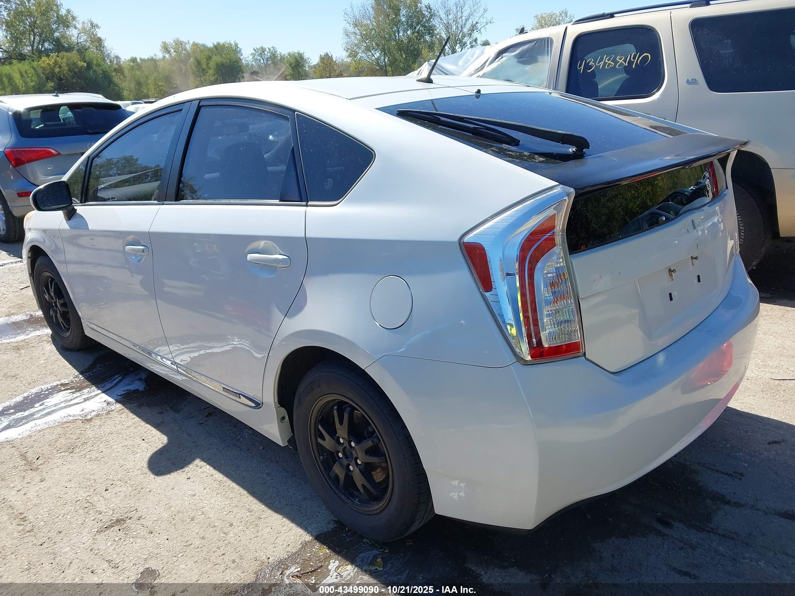TOYOTA PRIUS image 3