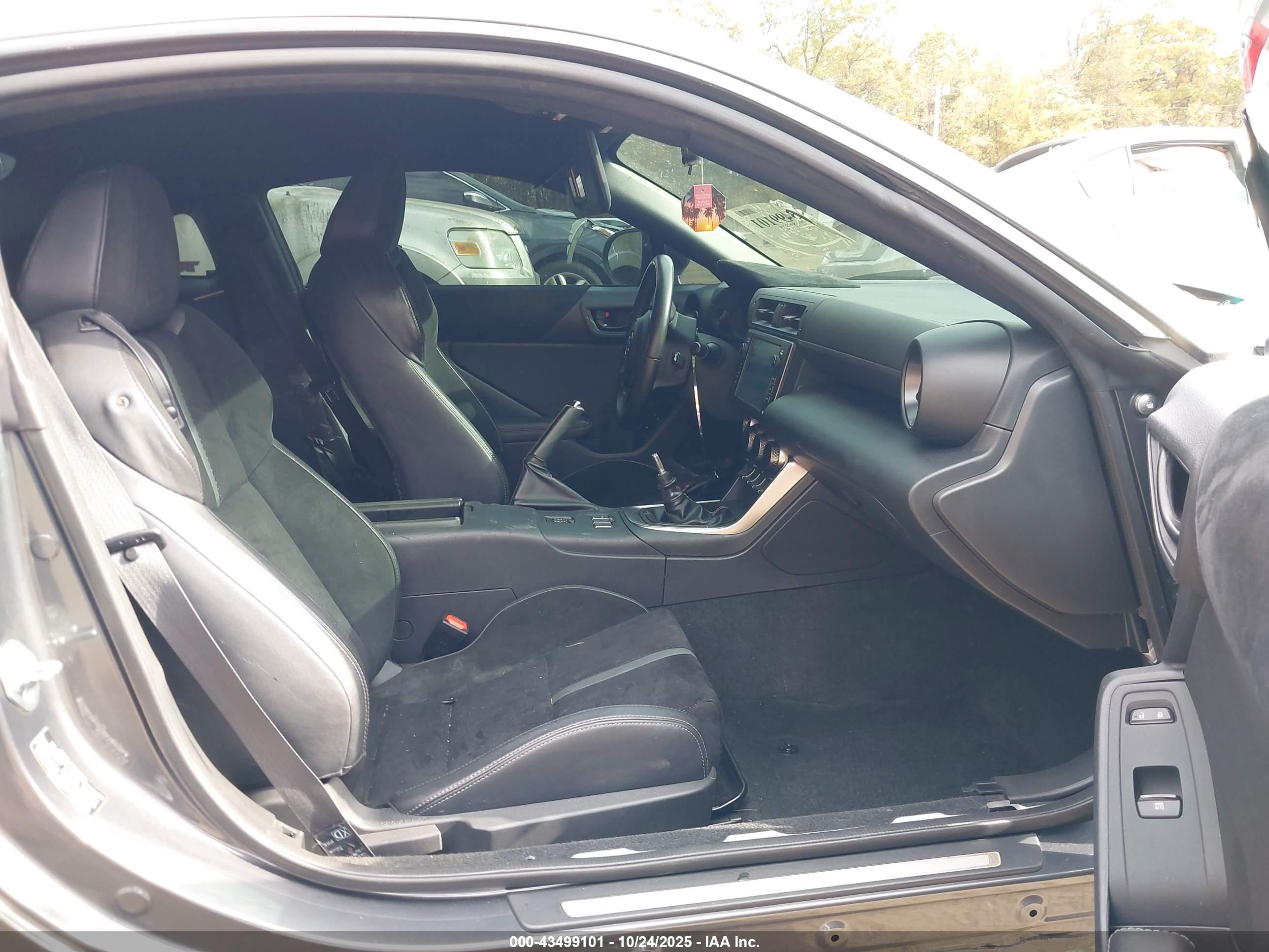 TOYOTA GR86 image 5