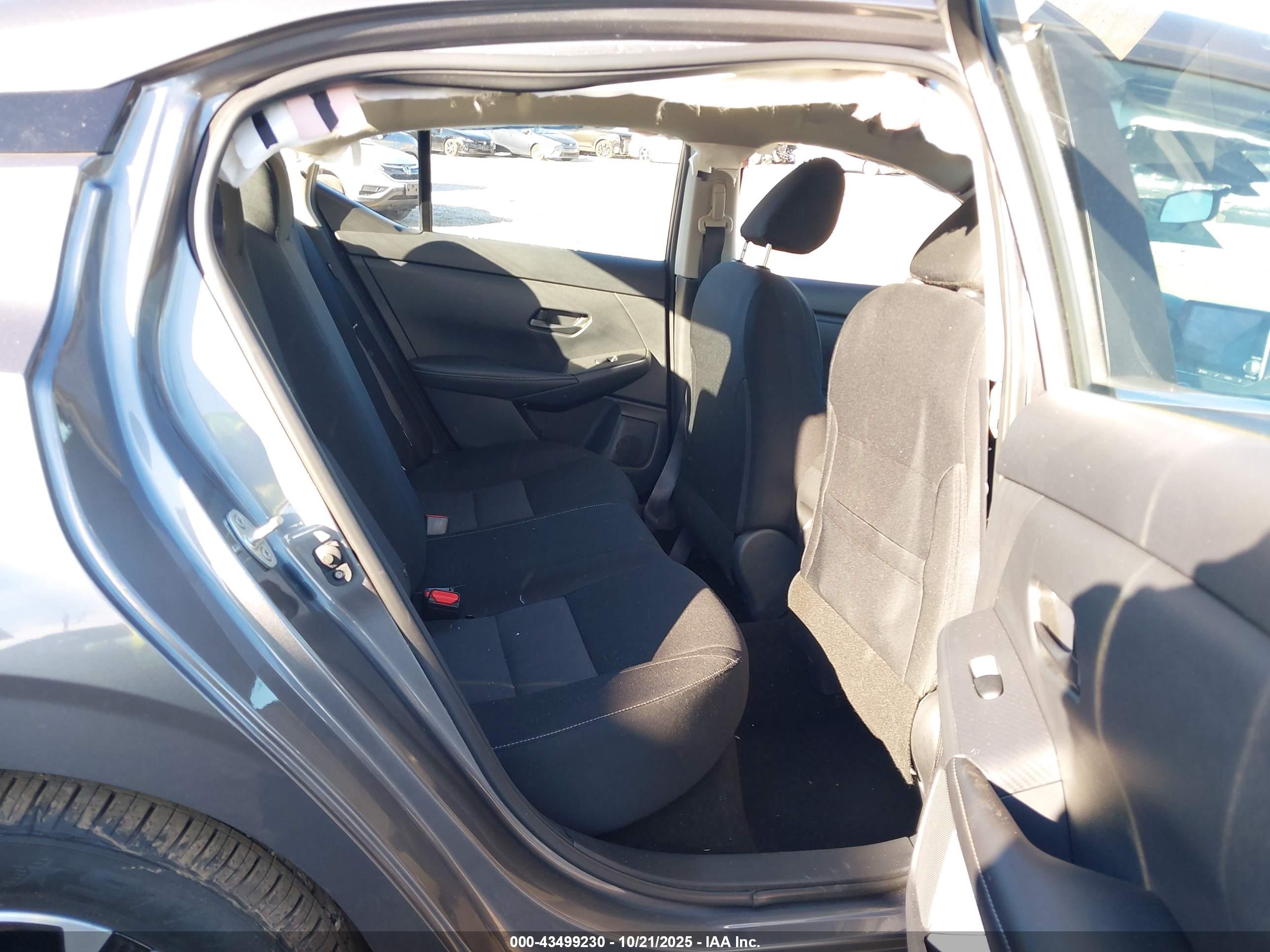 NISSAN SENTRA image 8