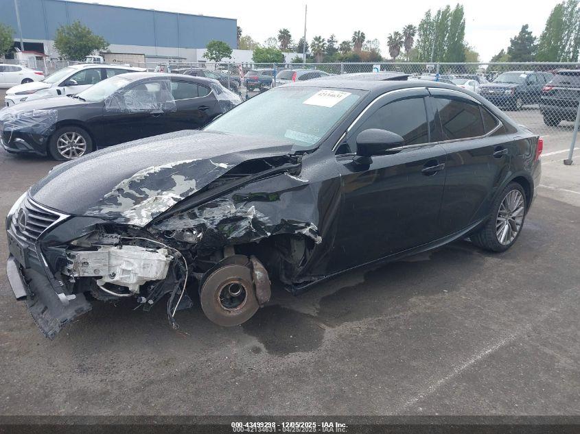 LEXUS IS image 2