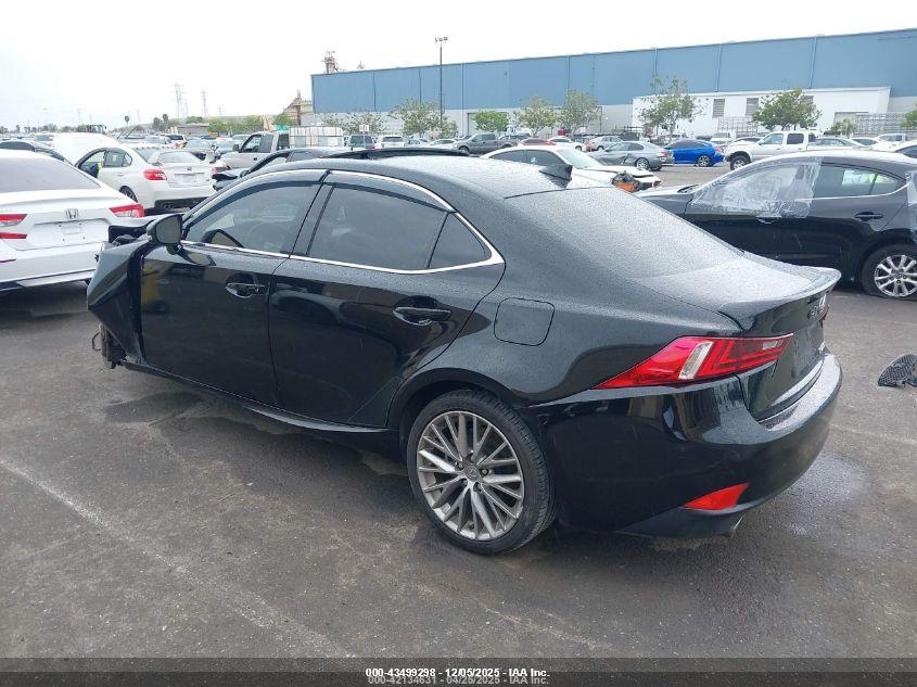 LEXUS IS image 3