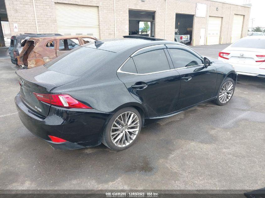 LEXUS IS image 4