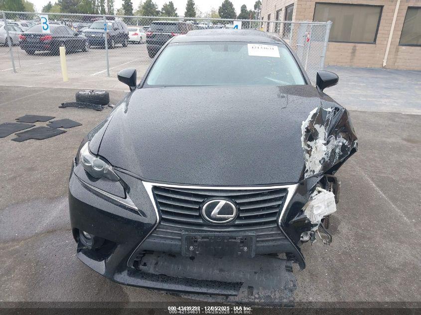 LEXUS IS image 6