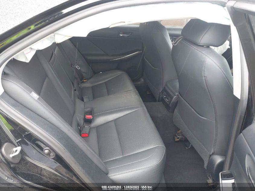 LEXUS IS image 8