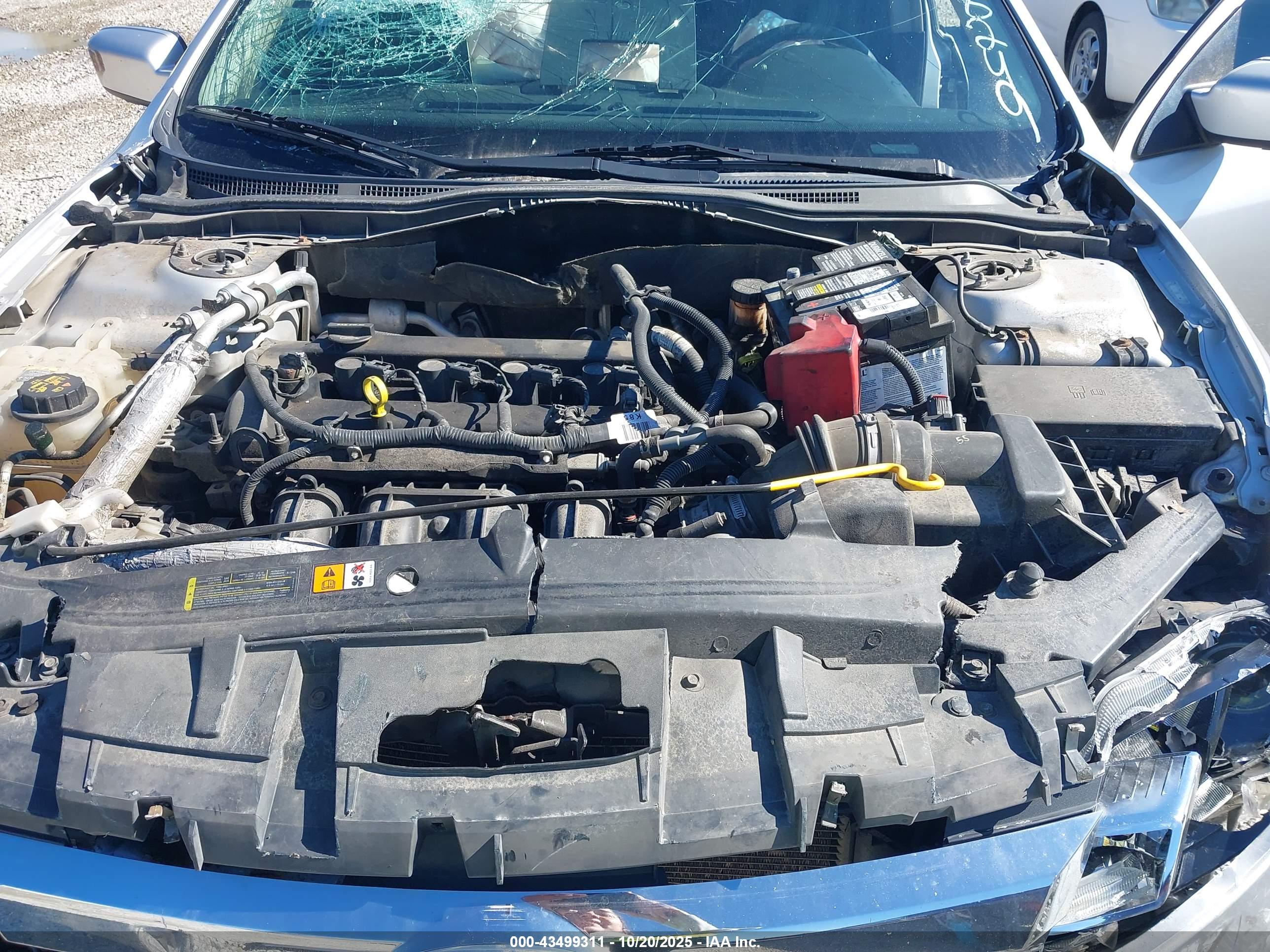 FORD FUSION image 10