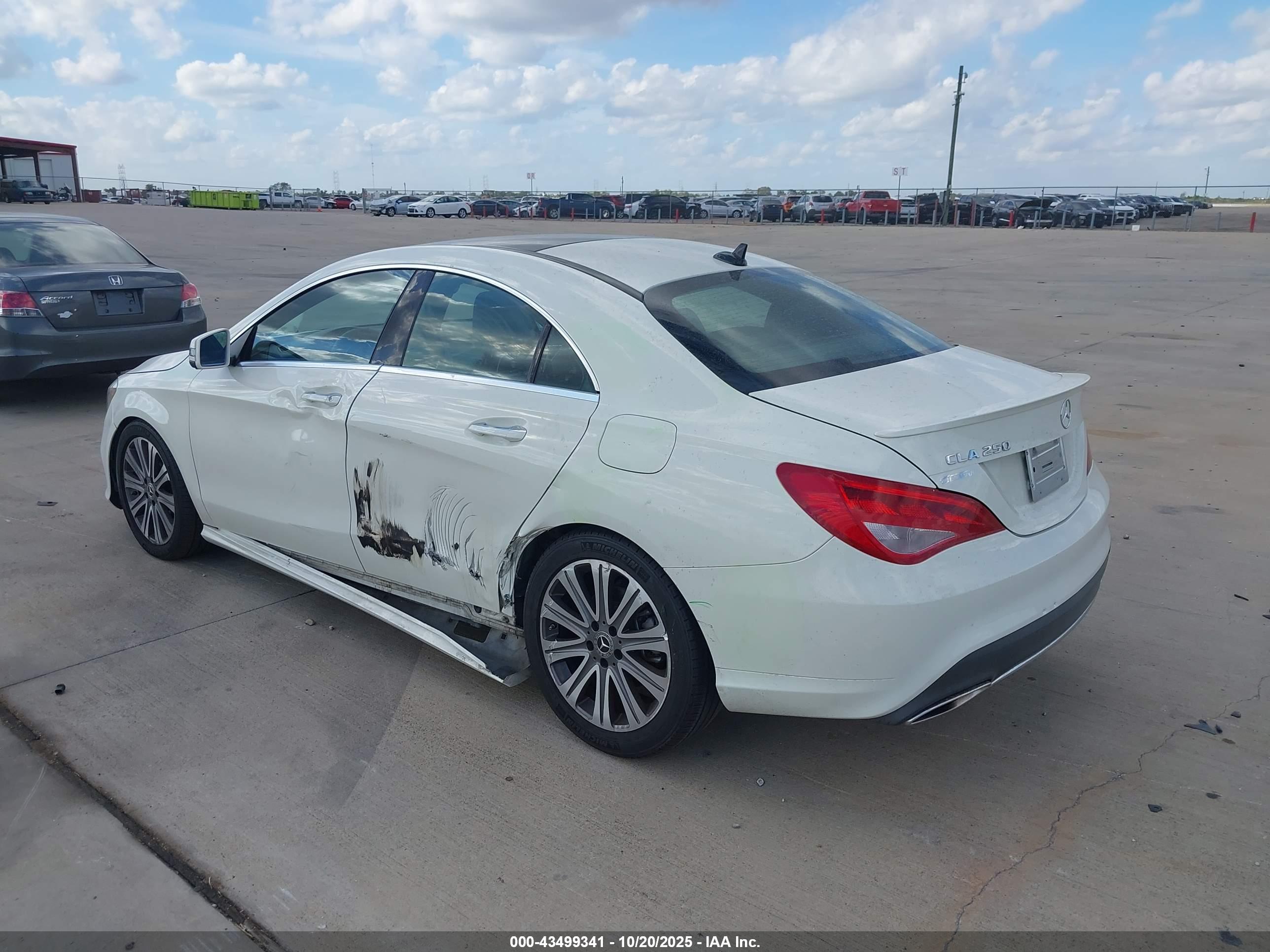 MERCEDES-BENZ CLA image 3