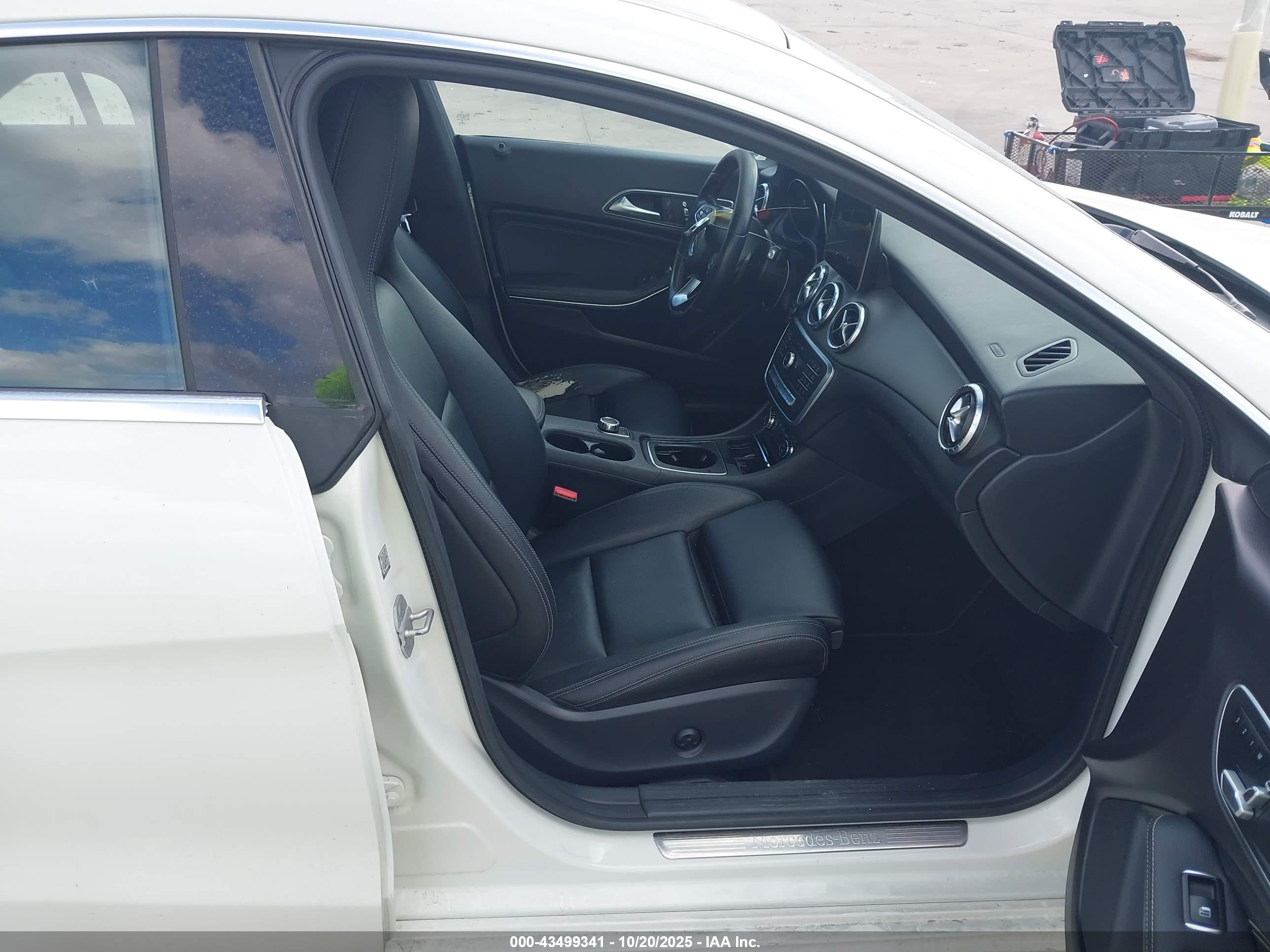 MERCEDES-BENZ CLA image 5