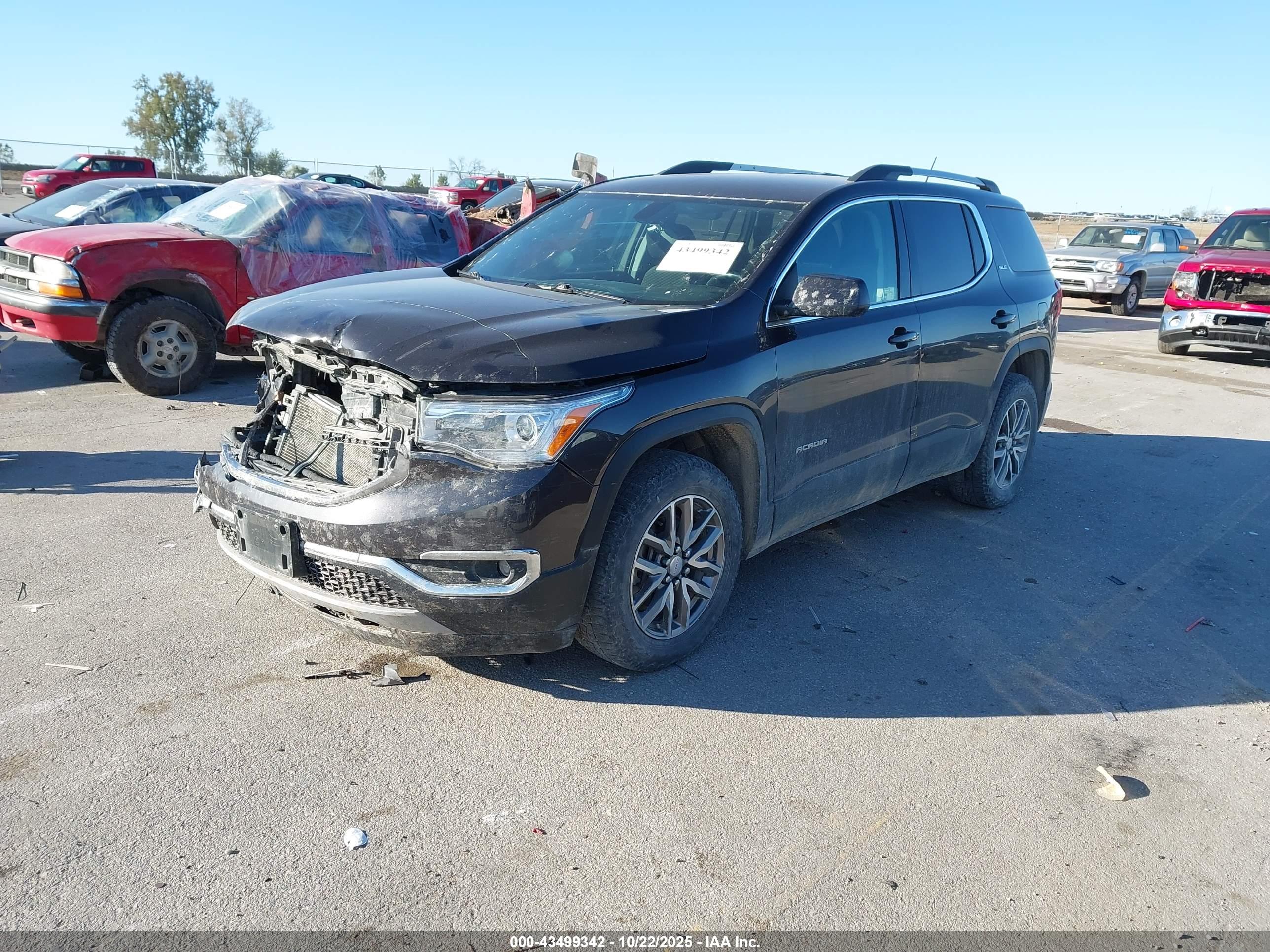 GMC ACADIA image 2