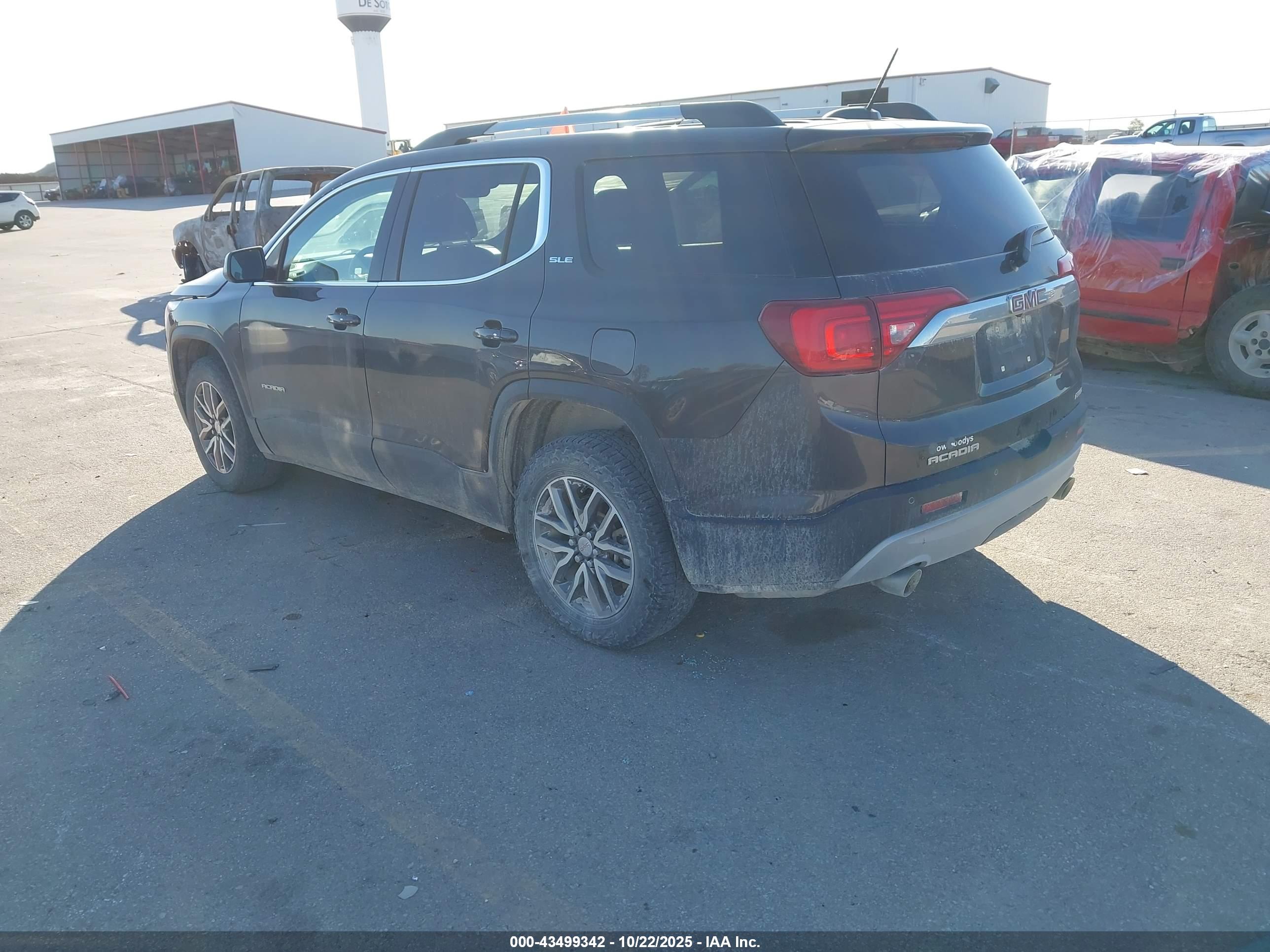 GMC ACADIA image 3