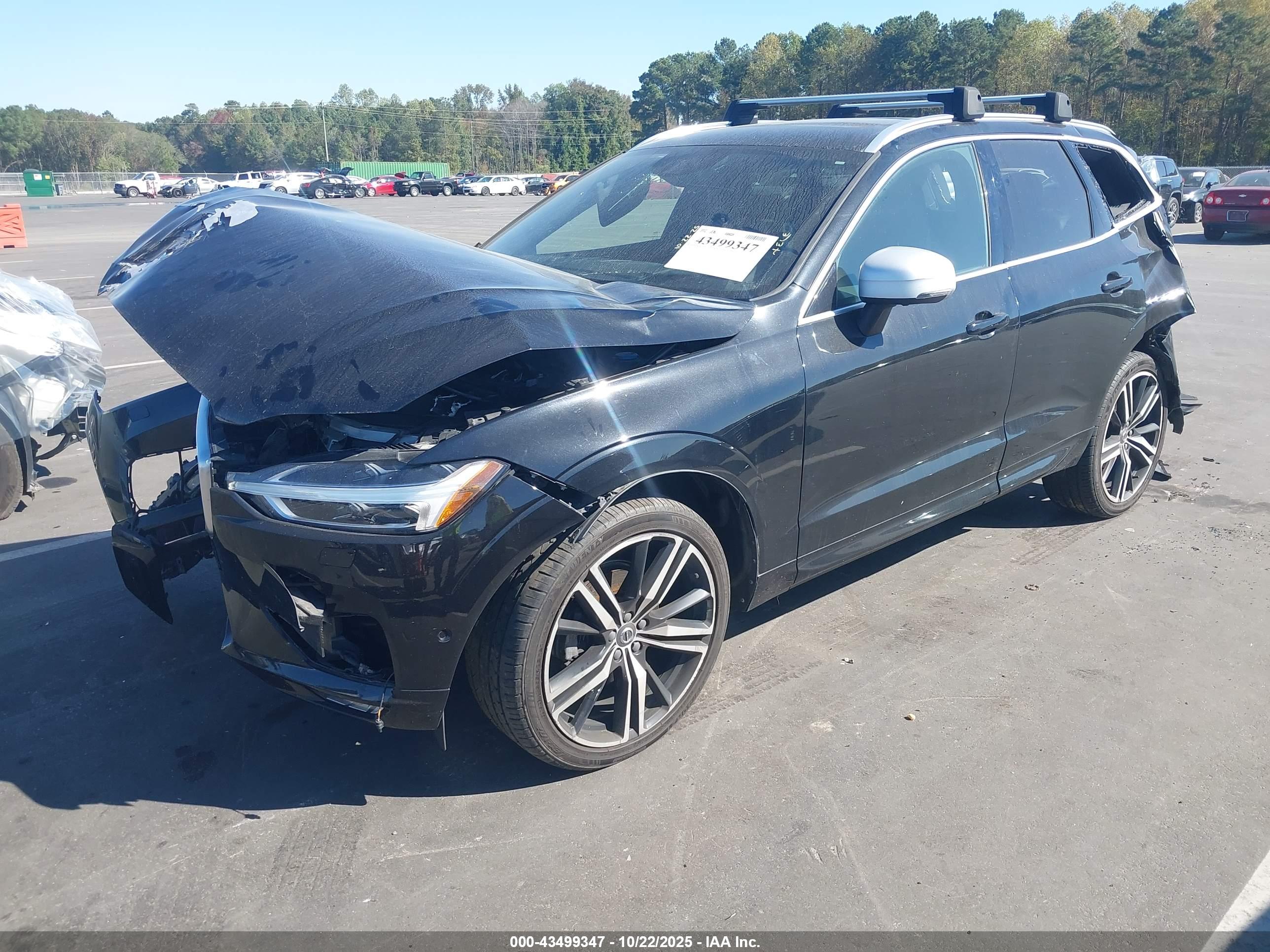 VOLVO XC60 image 2