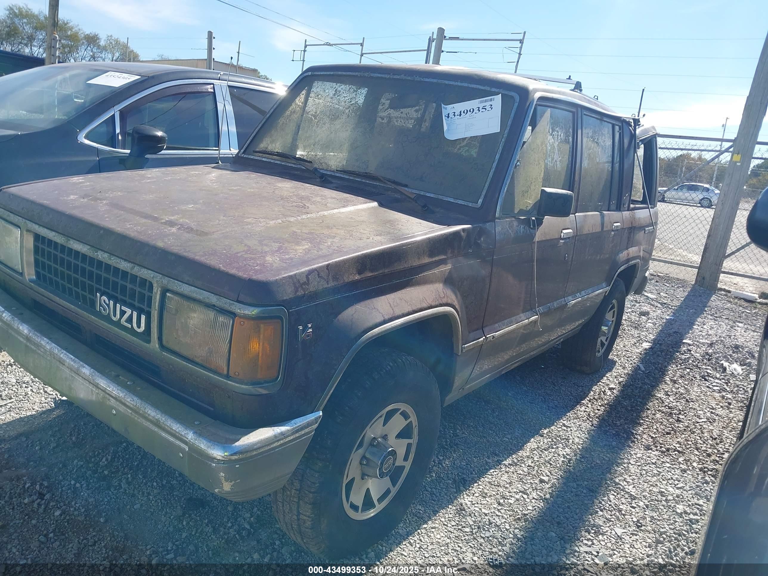 ISUZU TROOPER image 2