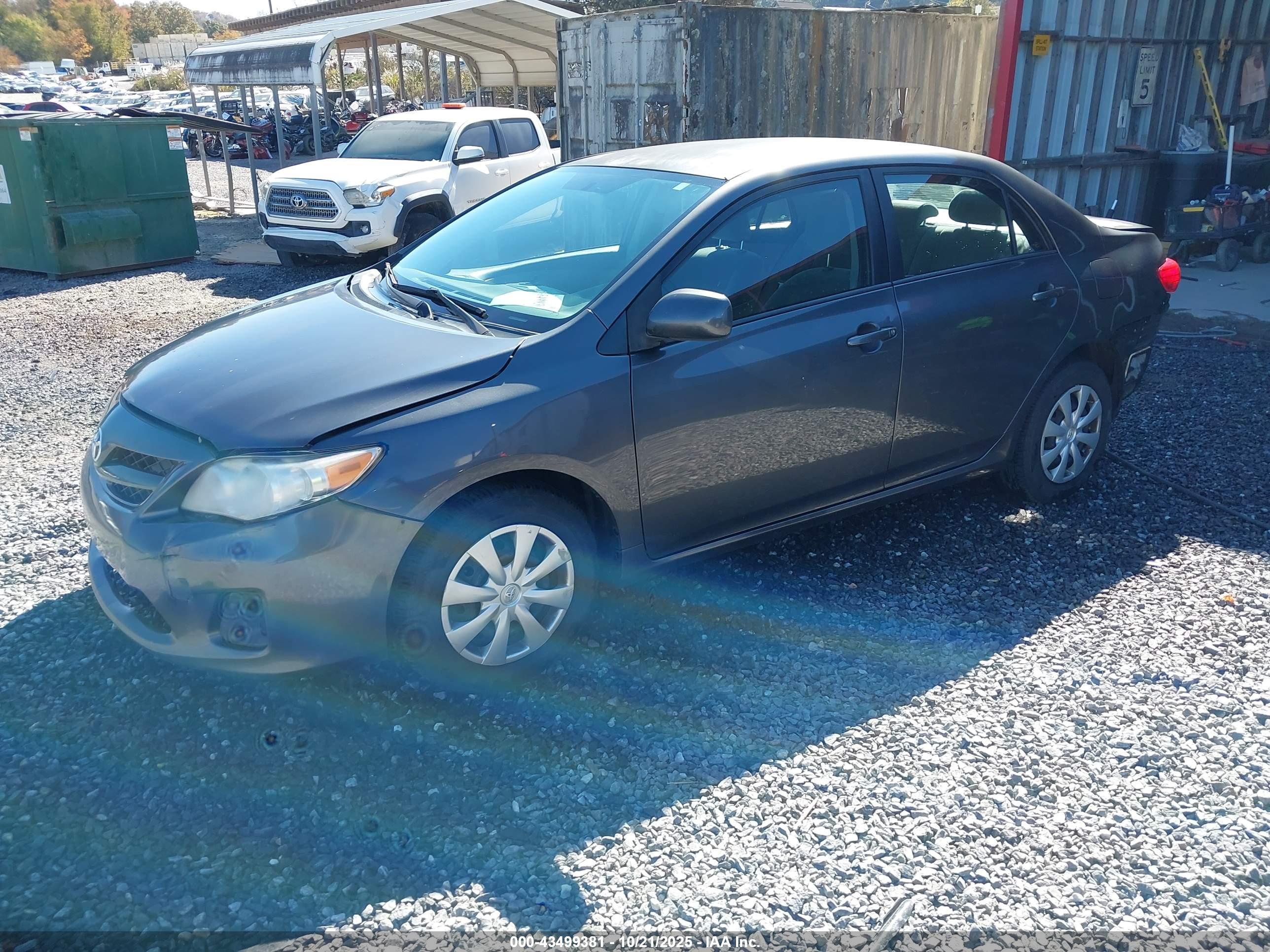 TOYOTA COROLLA image 2