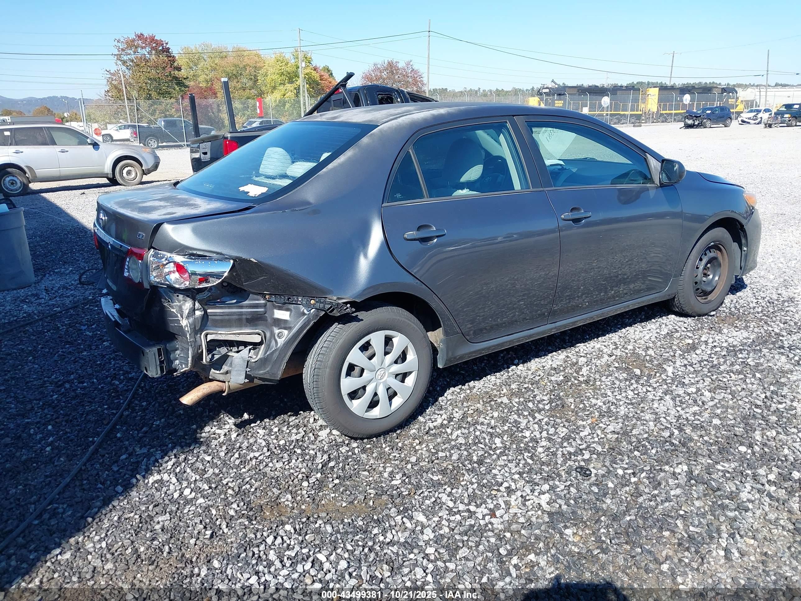 TOYOTA COROLLA image 4