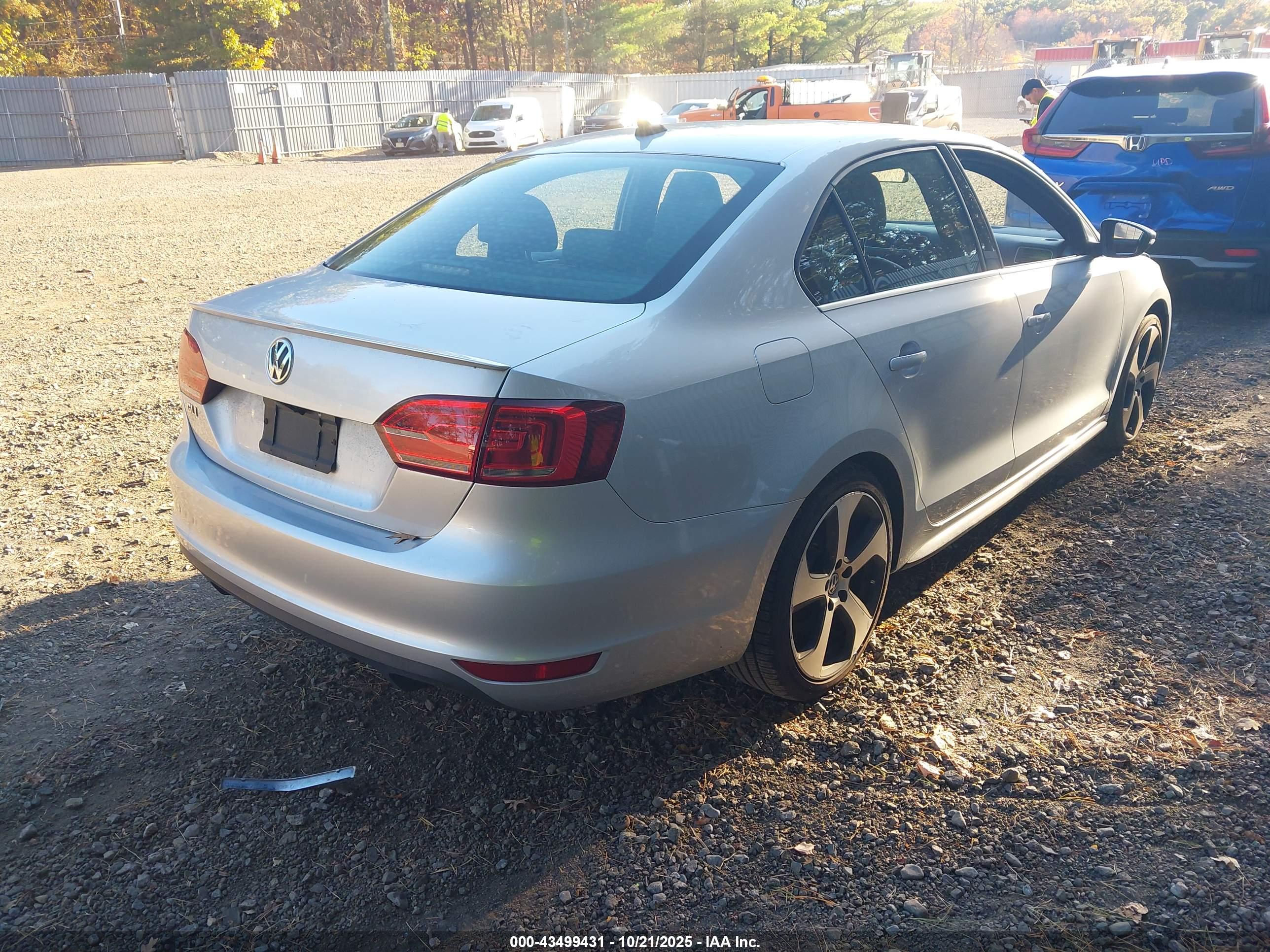 VOLKSWAGEN JETTA image 4