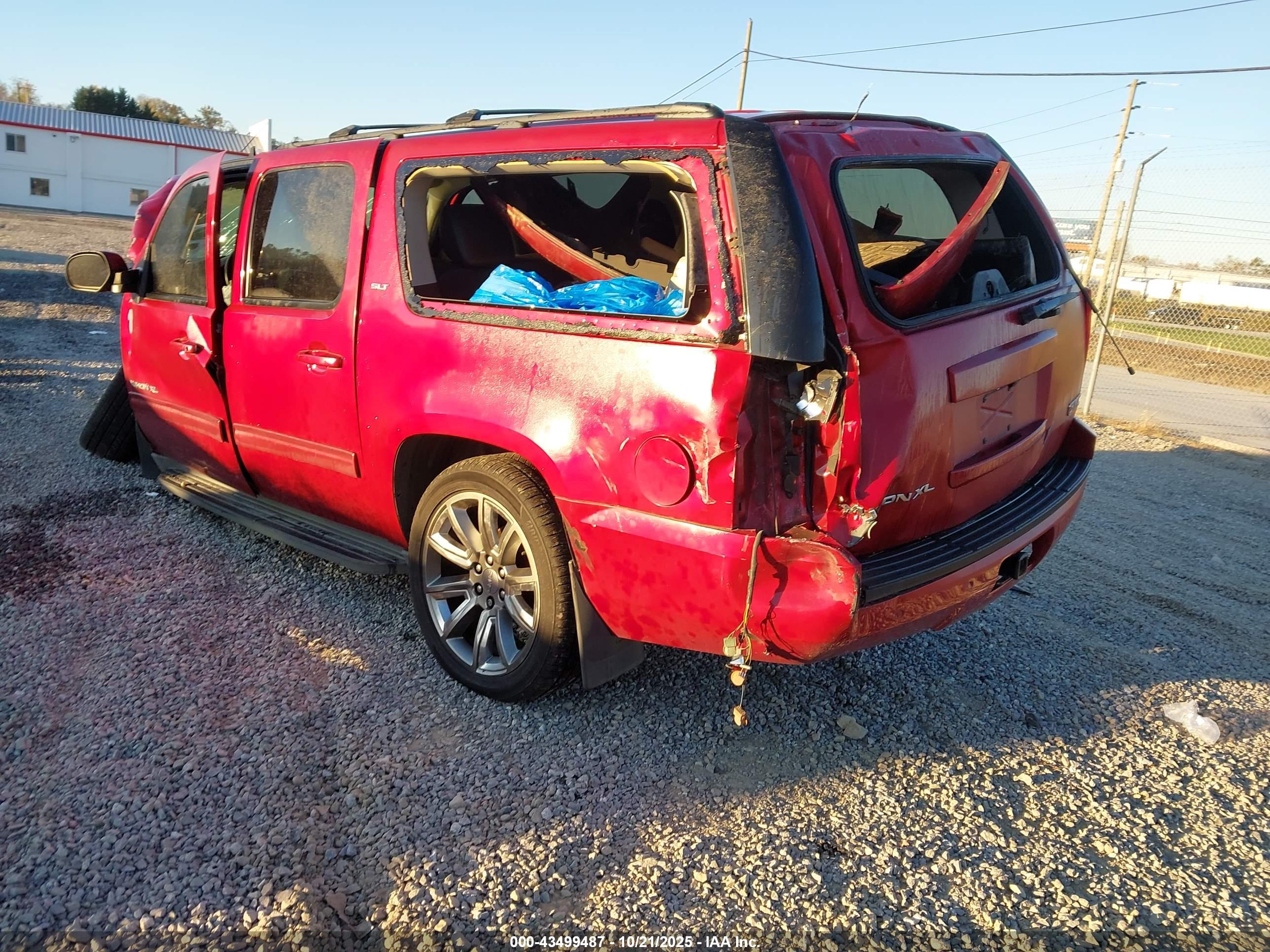 GMC YUKON image 3