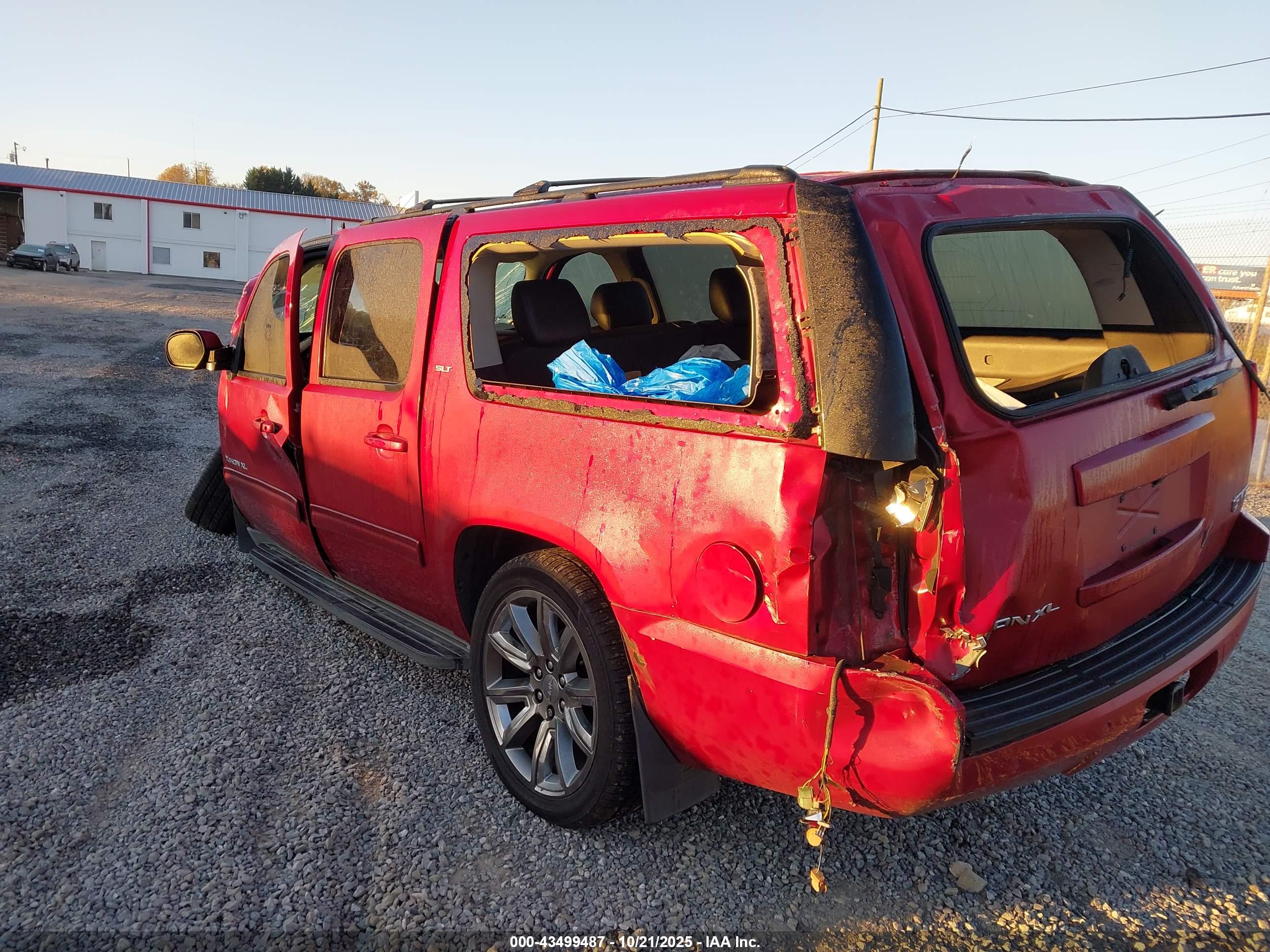 GMC YUKON image 6