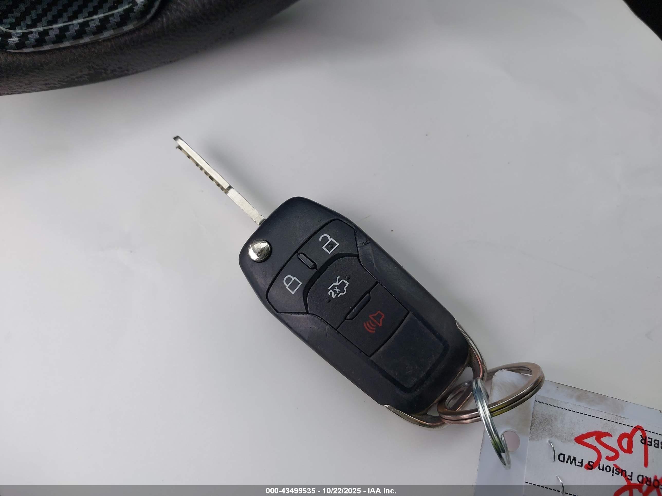 FORD FUSION image 11