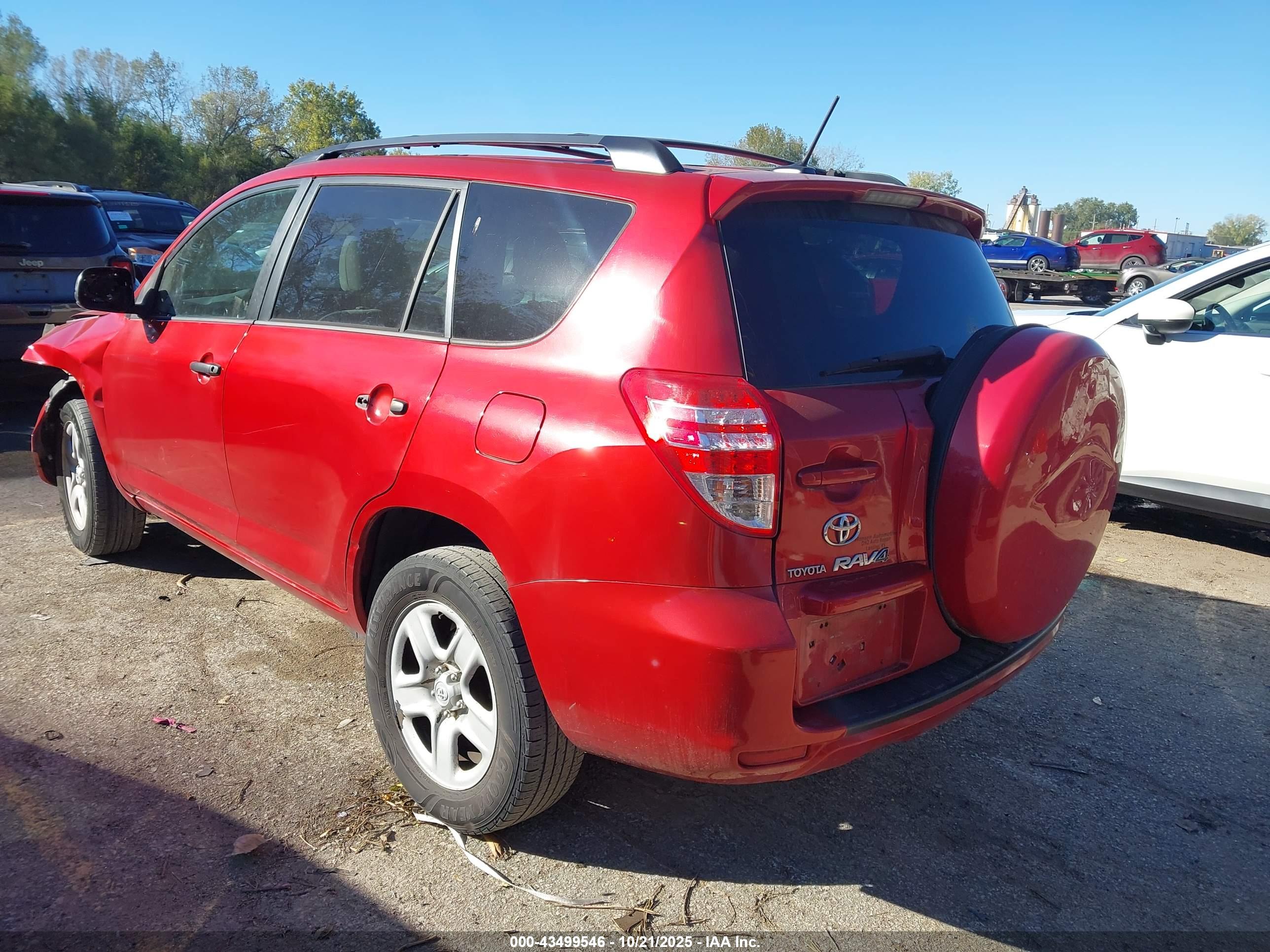 TOYOTA RAV4 image 3