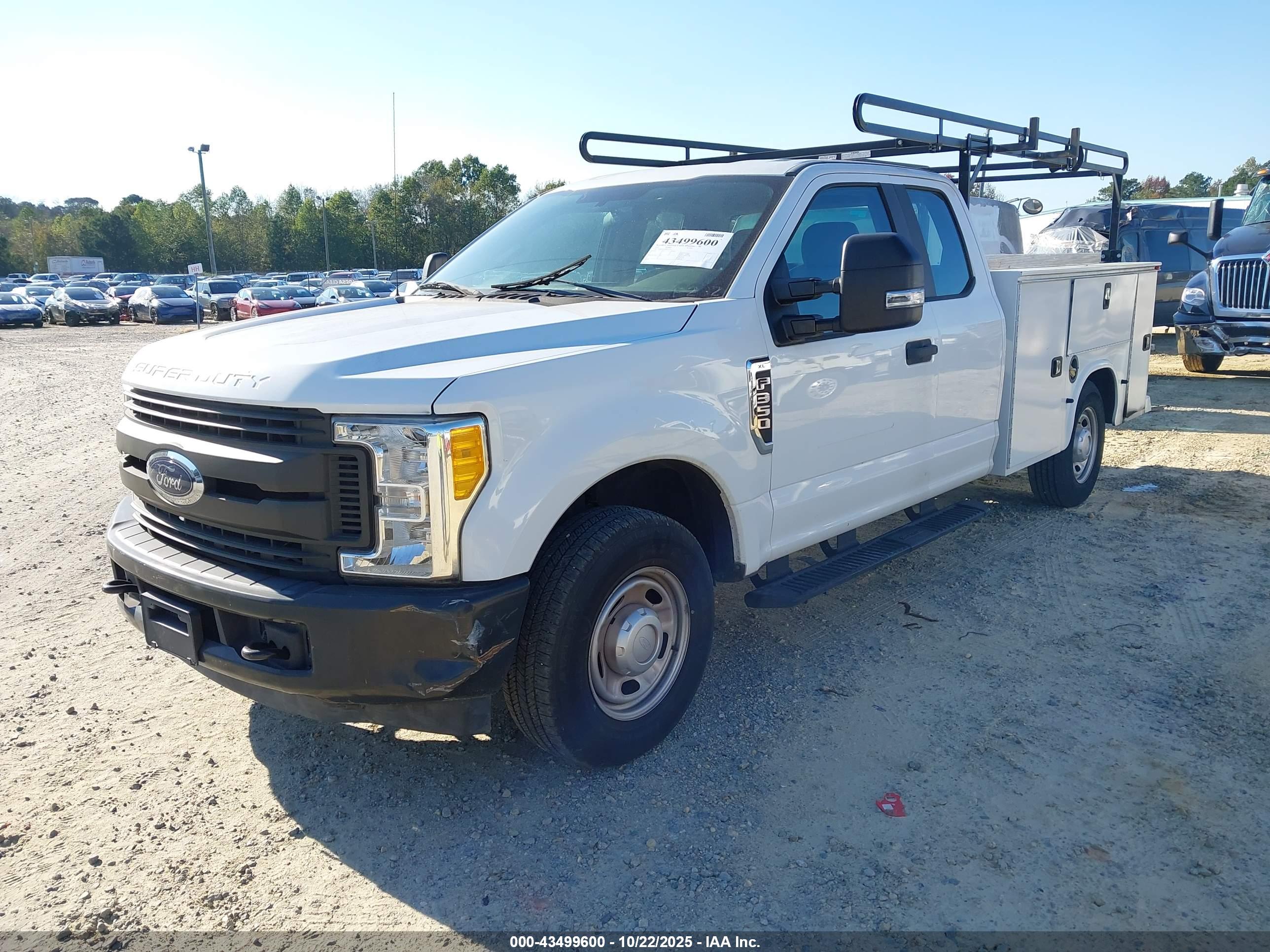 FORD F-350 image 2